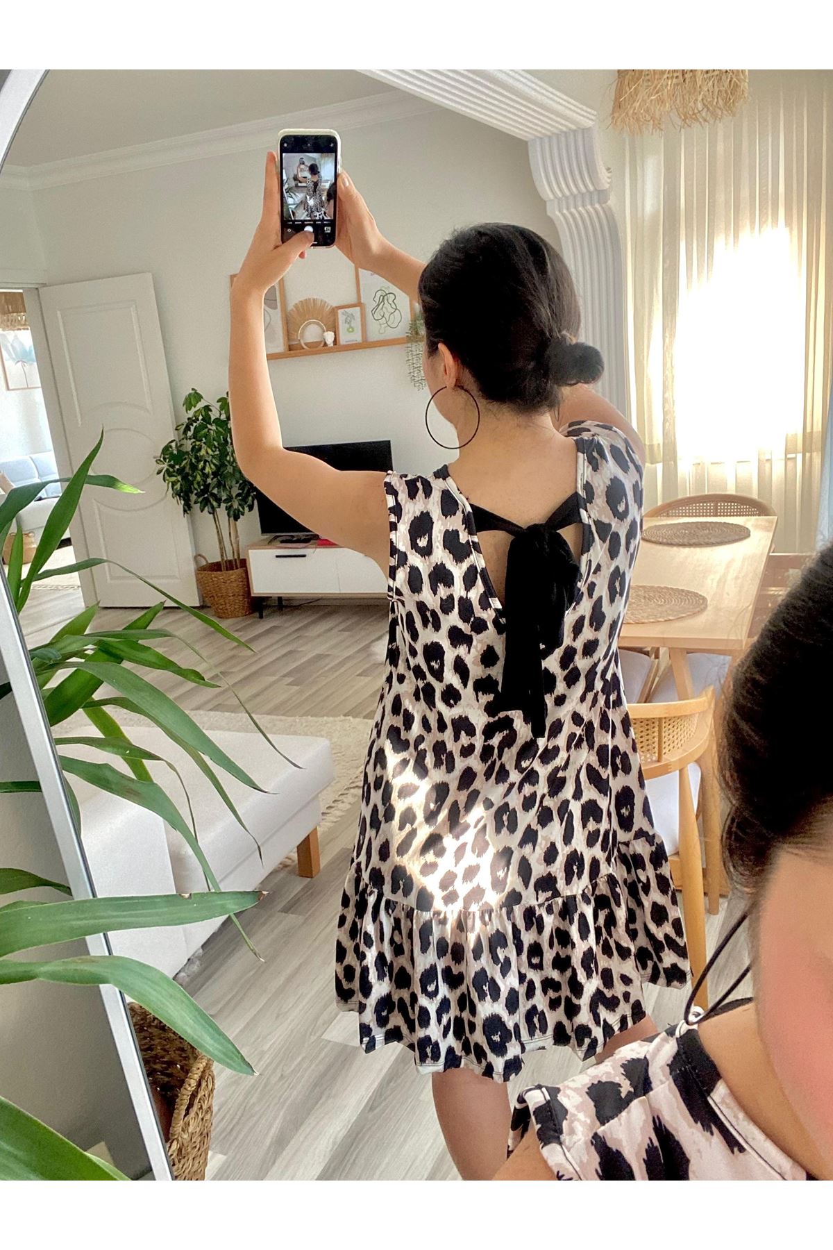 Kadın Kolsuz Sırttan Bağlamalı Fırfırlı Leopar Desenli Süprem Elbise