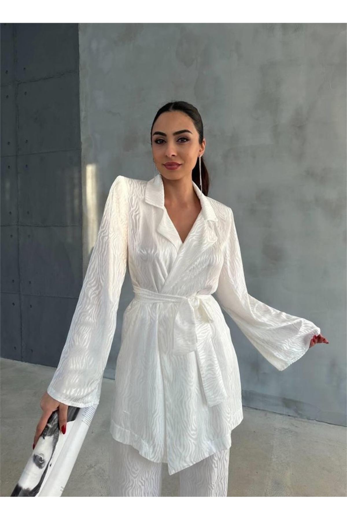 VİSKON JAKARLI BAĞLAMALI GÖMLEK - PANTOLON TAKIM - Beyaz