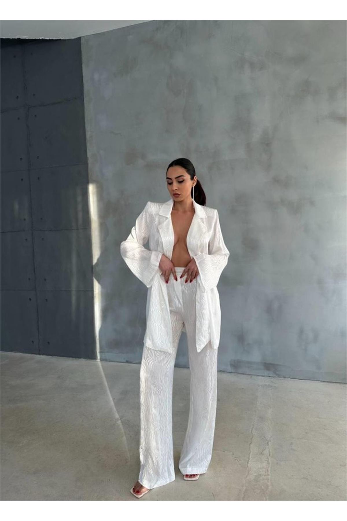 VİSKON JAKARLI BAĞLAMALI GÖMLEK - PANTOLON TAKIM - Beyaz