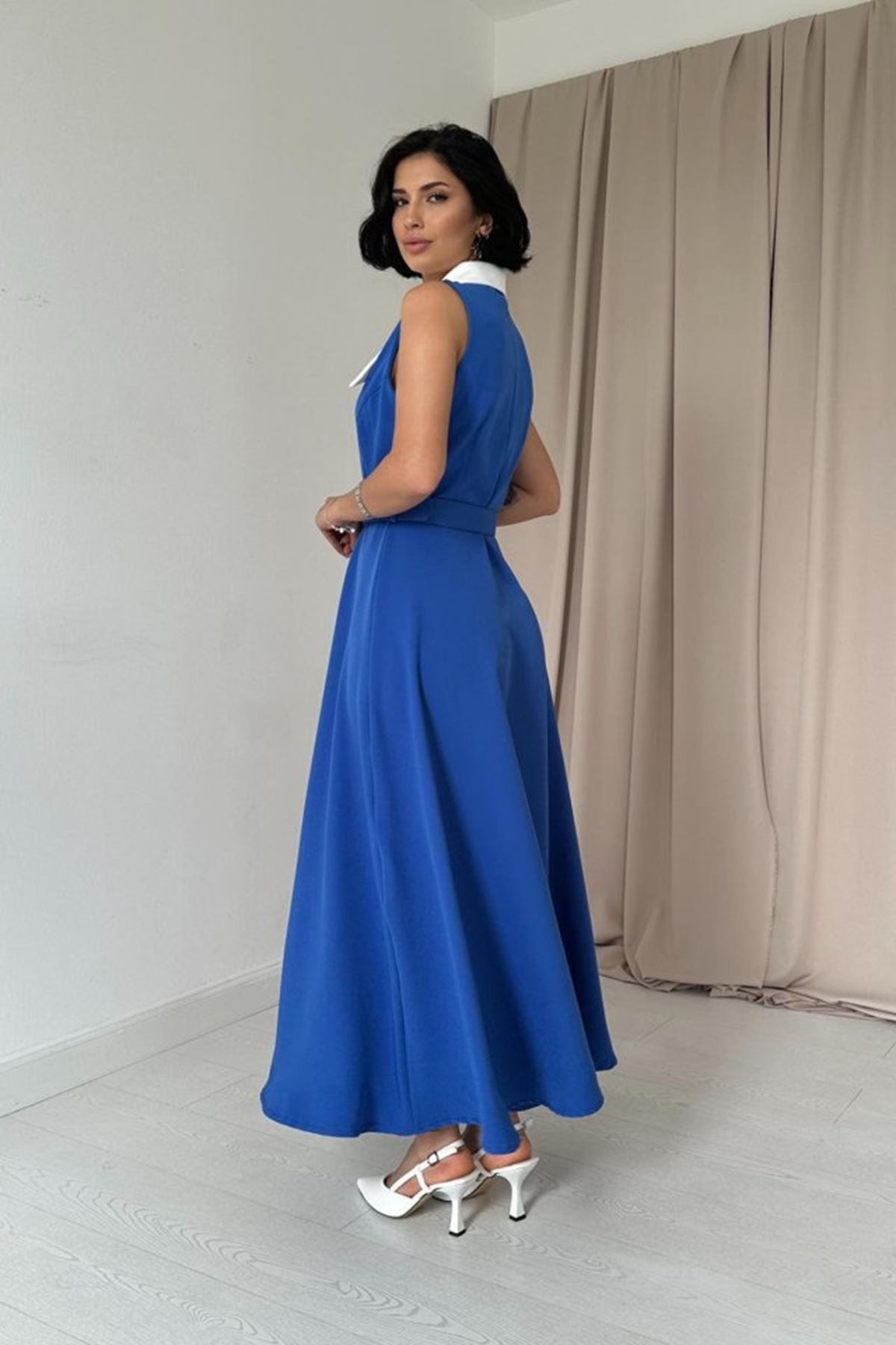 Saks Geniş Yakalı Halter Kollu Elbise