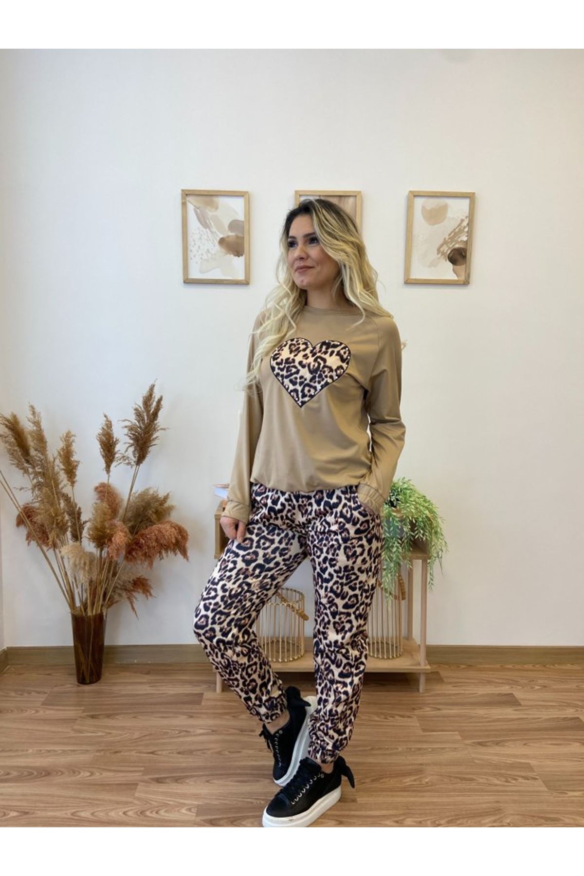 Kadın Uzun Kollu Bisiklet Yaka Kalp Leopar Baskılı Alt Ve üst Dalgıç Ikili Takım