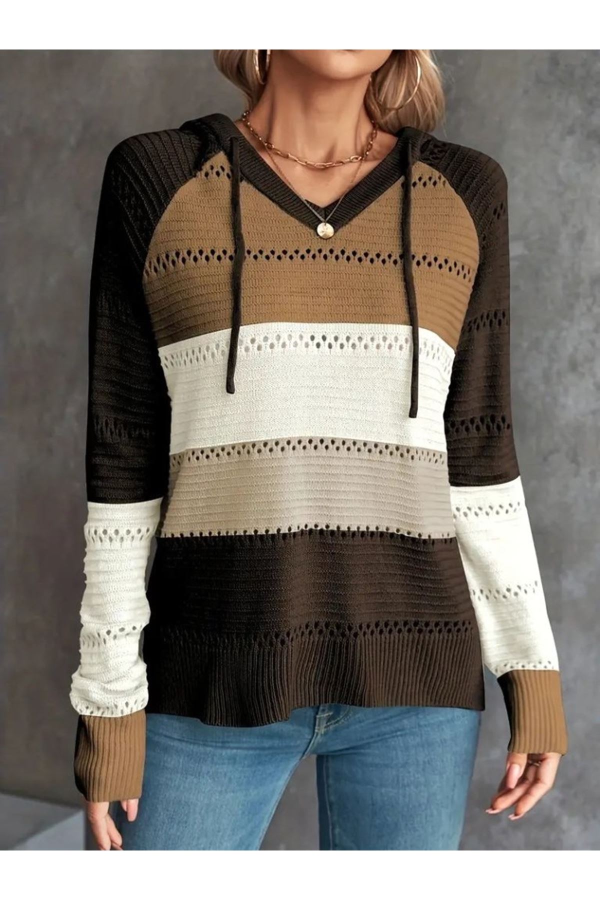 Kadın Uzun Kollu V Yakalı Bağcıklı Kapşonlu Triko Bluz
