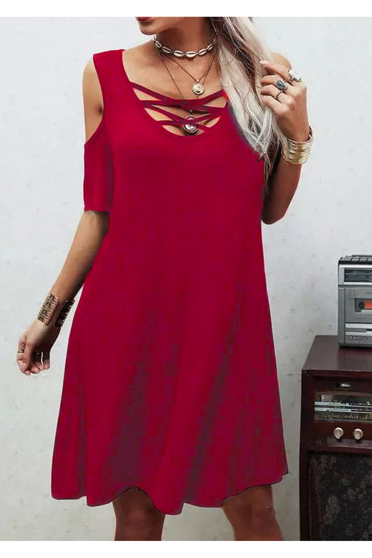 Dekolteli Bağcık Detay Viskon Kumaş Elbise