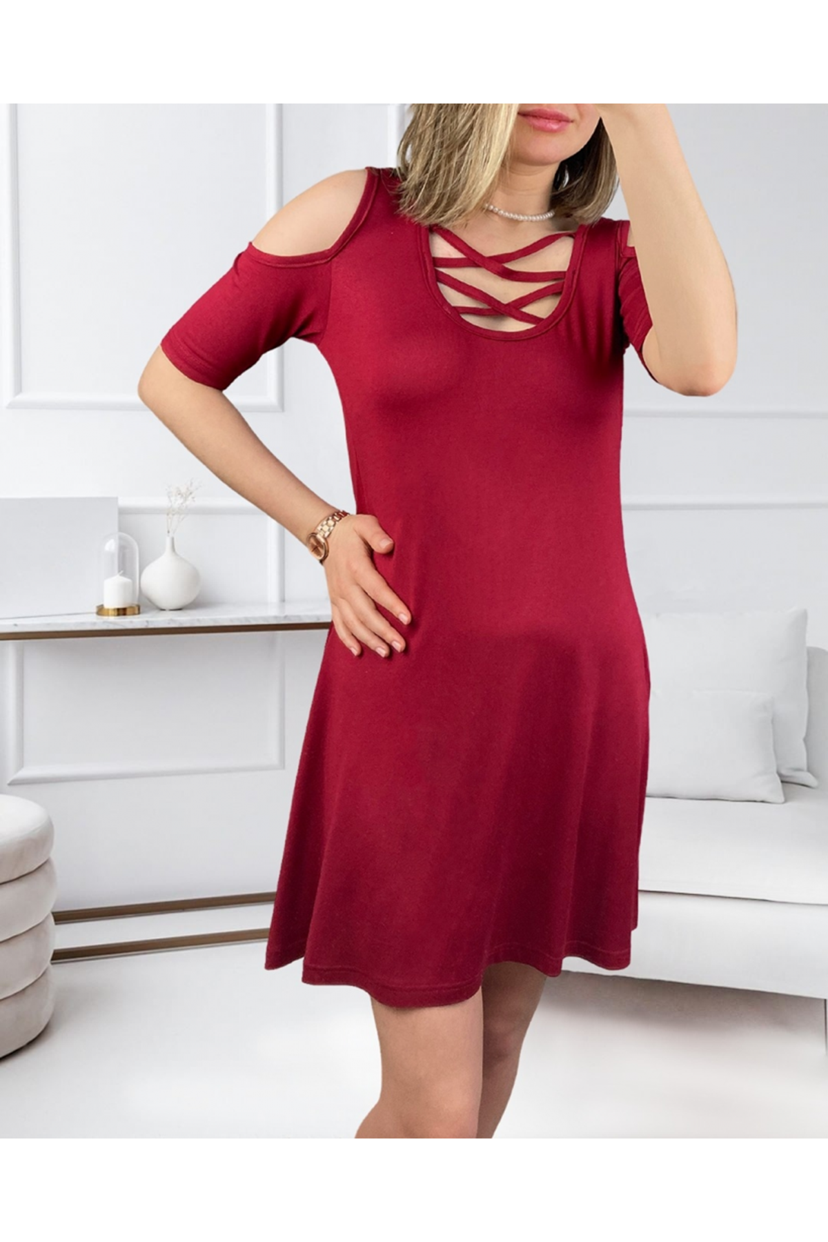 Dekolteli Bağcık Detay Viskon Kumaş Elbise