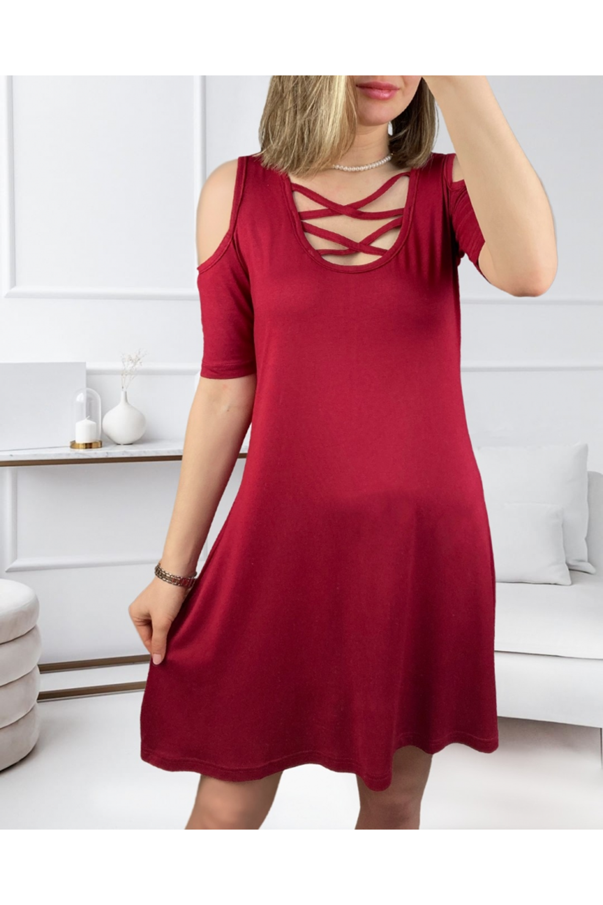 Dekolteli Bağcık Detay Viskon Kumaş Elbise