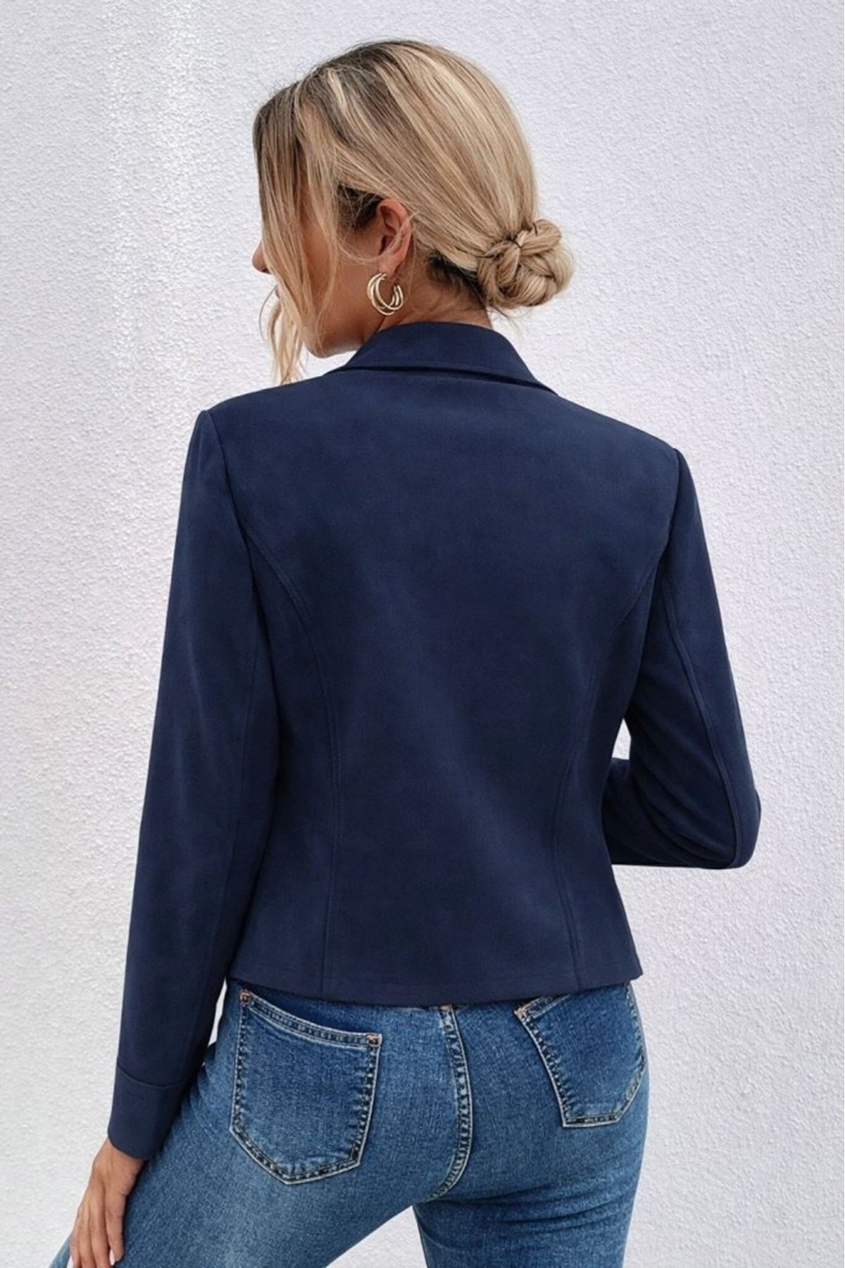 Kadın Uzun Kollu Yakalı önden Fermuarlı Kısa Süet Ceket