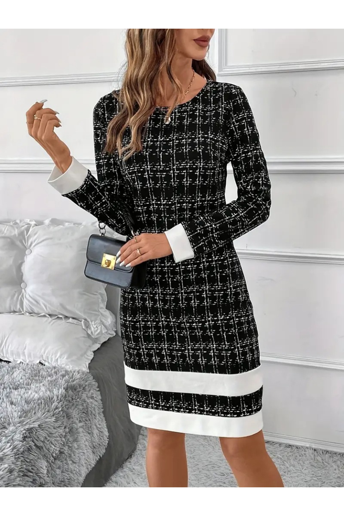 Kadın Uzun Kollu Yuvarlak Yaka Etek Ucu şerit Detaylı Kısa Dokuma Elbise