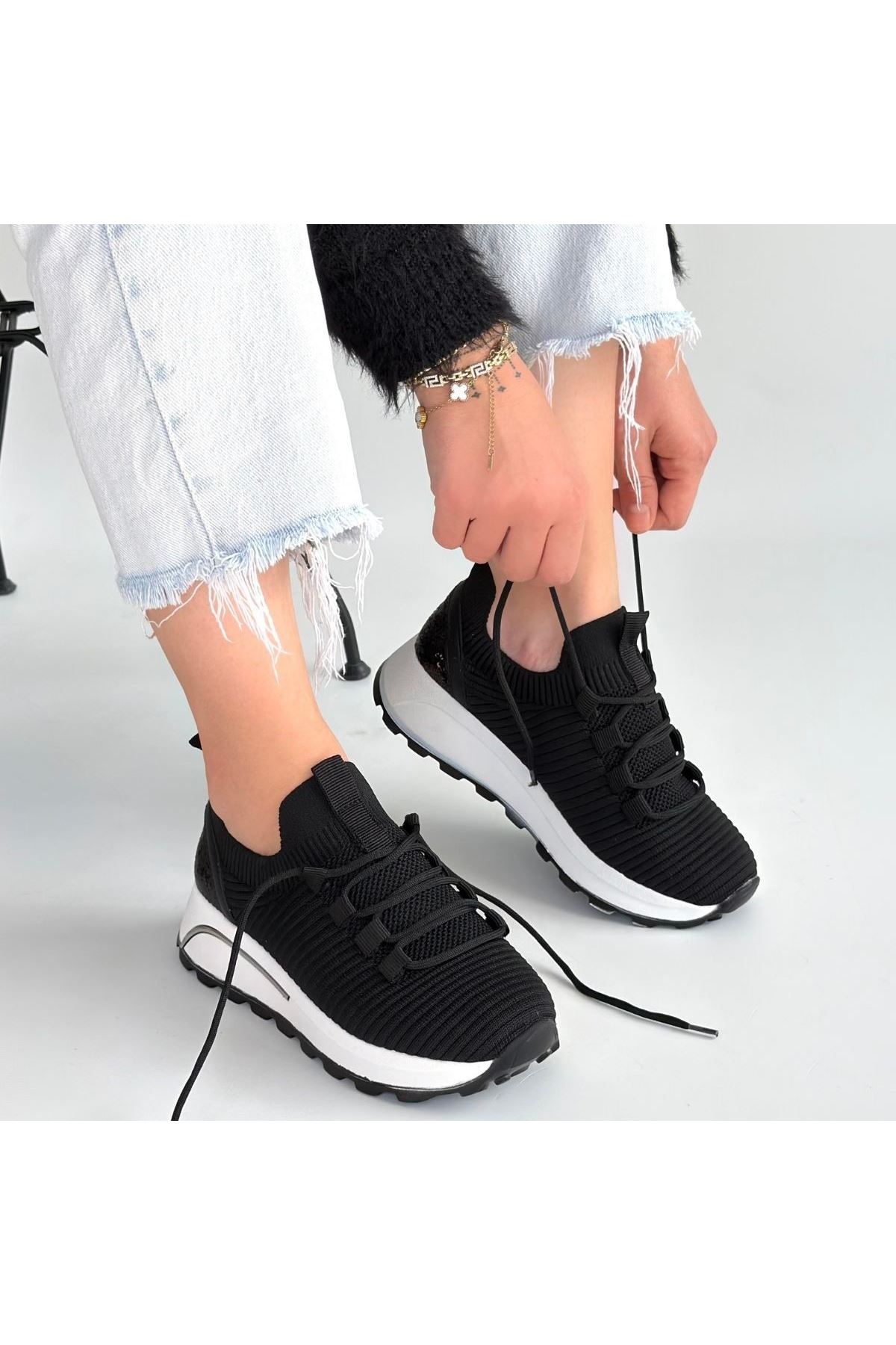 Feort Siyah Triko Bağcıklı Spor Ayakkabı