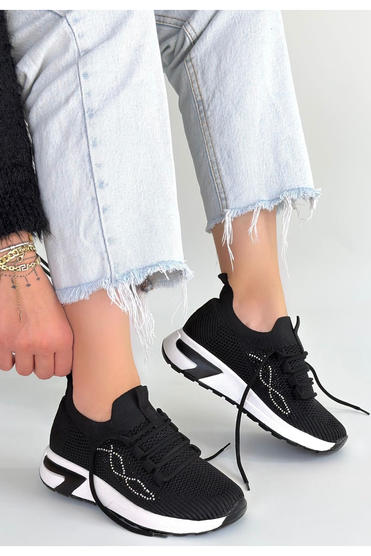 Belan Siyah Triko Bağcıklı Spor Ayakkabı
