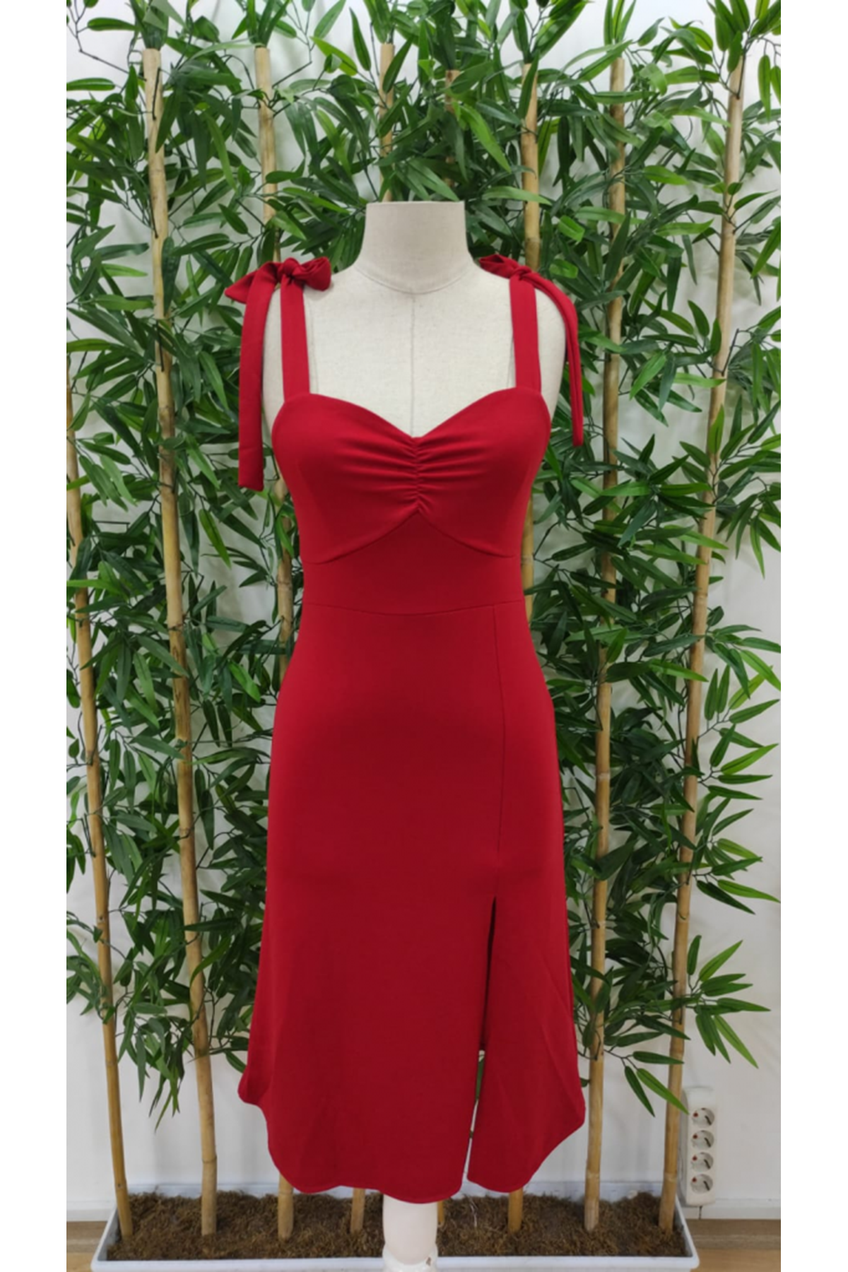 Kadın Göğüs Büzgü Detay Askıları Bağlamalı Yırtmaçlı Krep Elbise