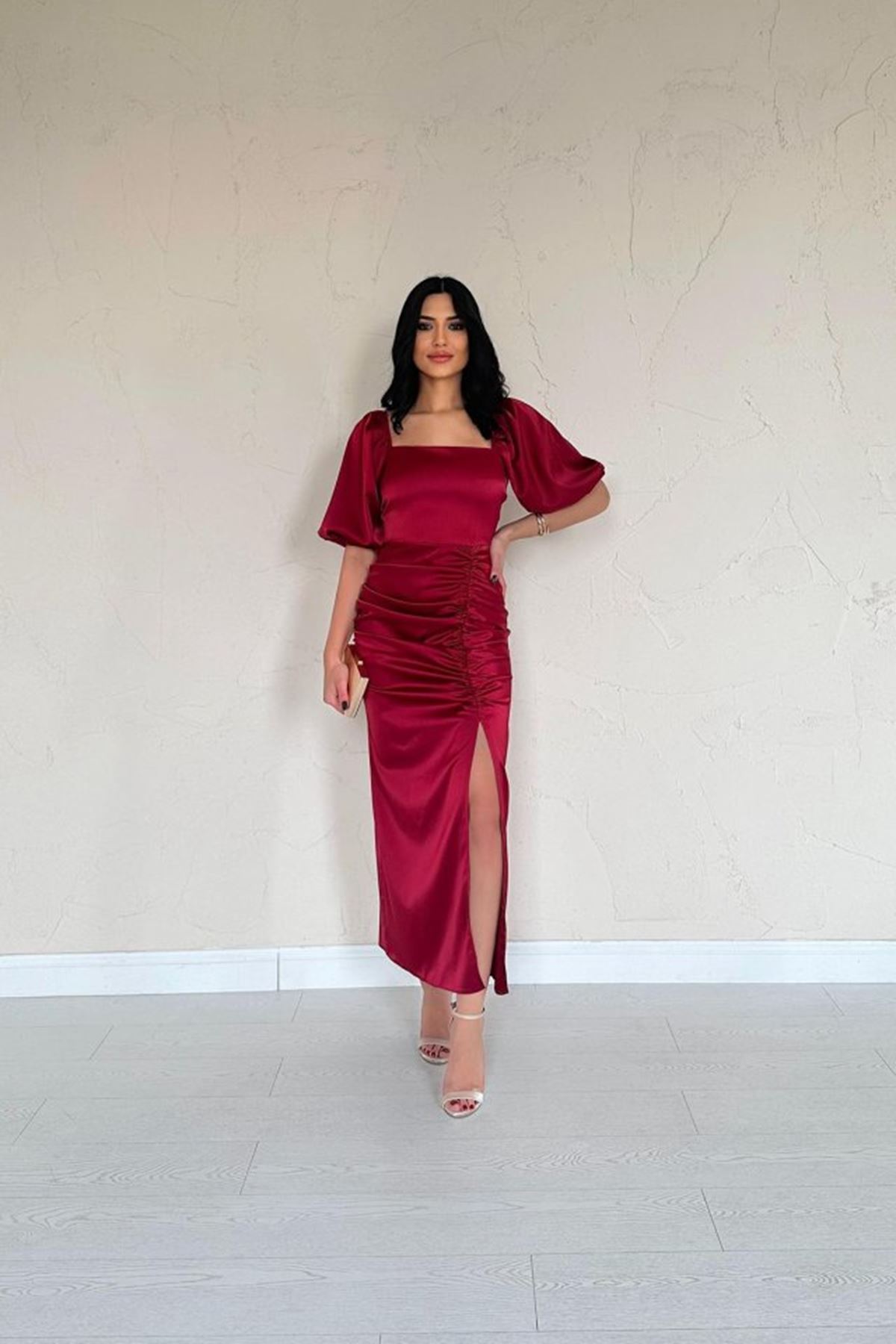 Bordo Büzgülü Saten Elbise