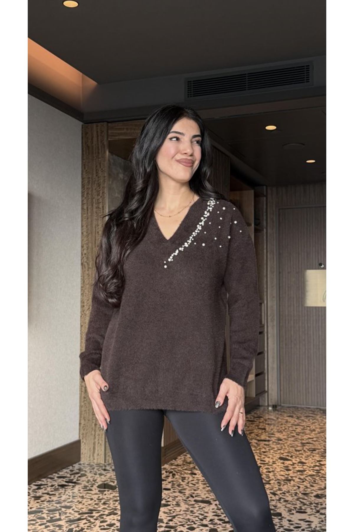 Kadın V Yaka Uzun Kollu Inci Detay Triko Bluz