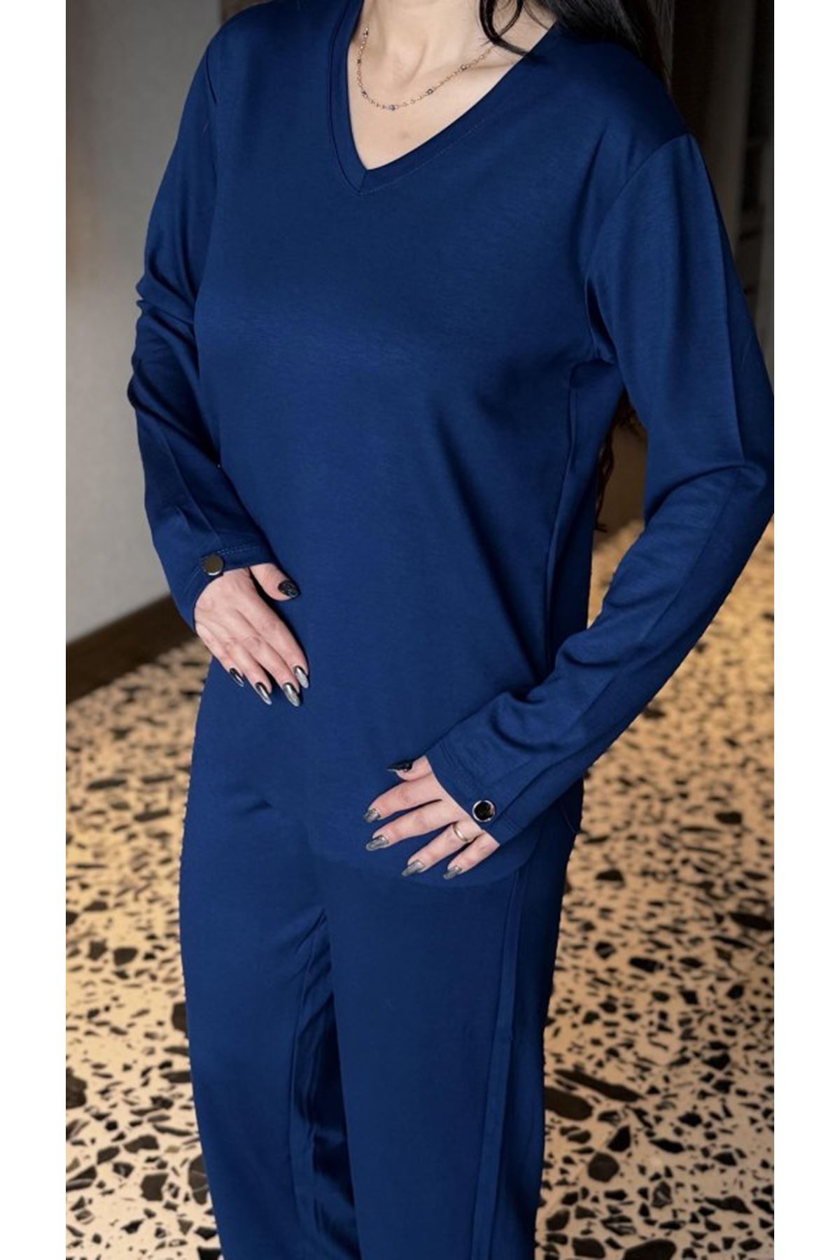 Kadın V Yaka Bluz Ve Pantolon Ikili Takım