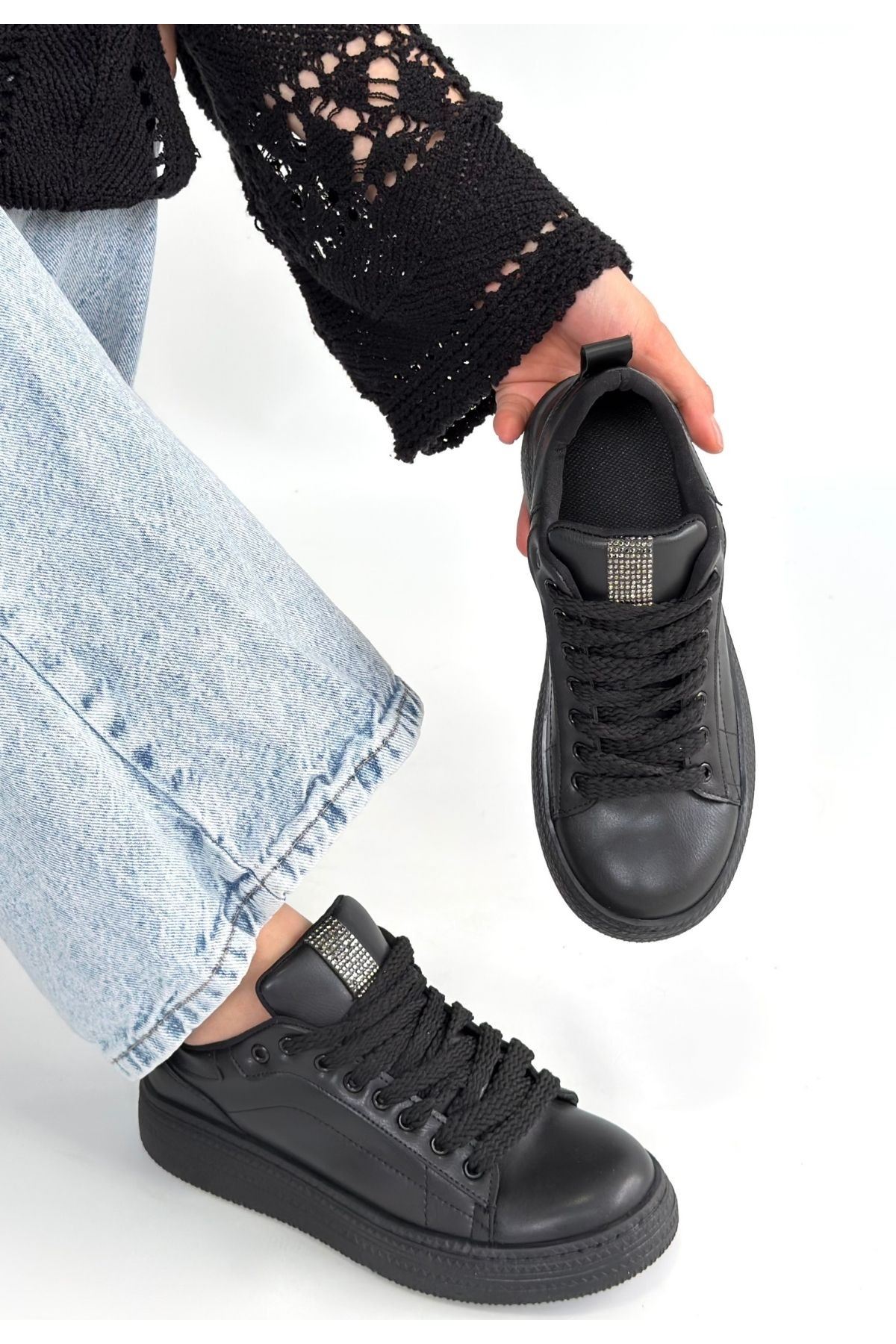 Yier Siyah Cilt Bağcıklı Spor Ayakkabı