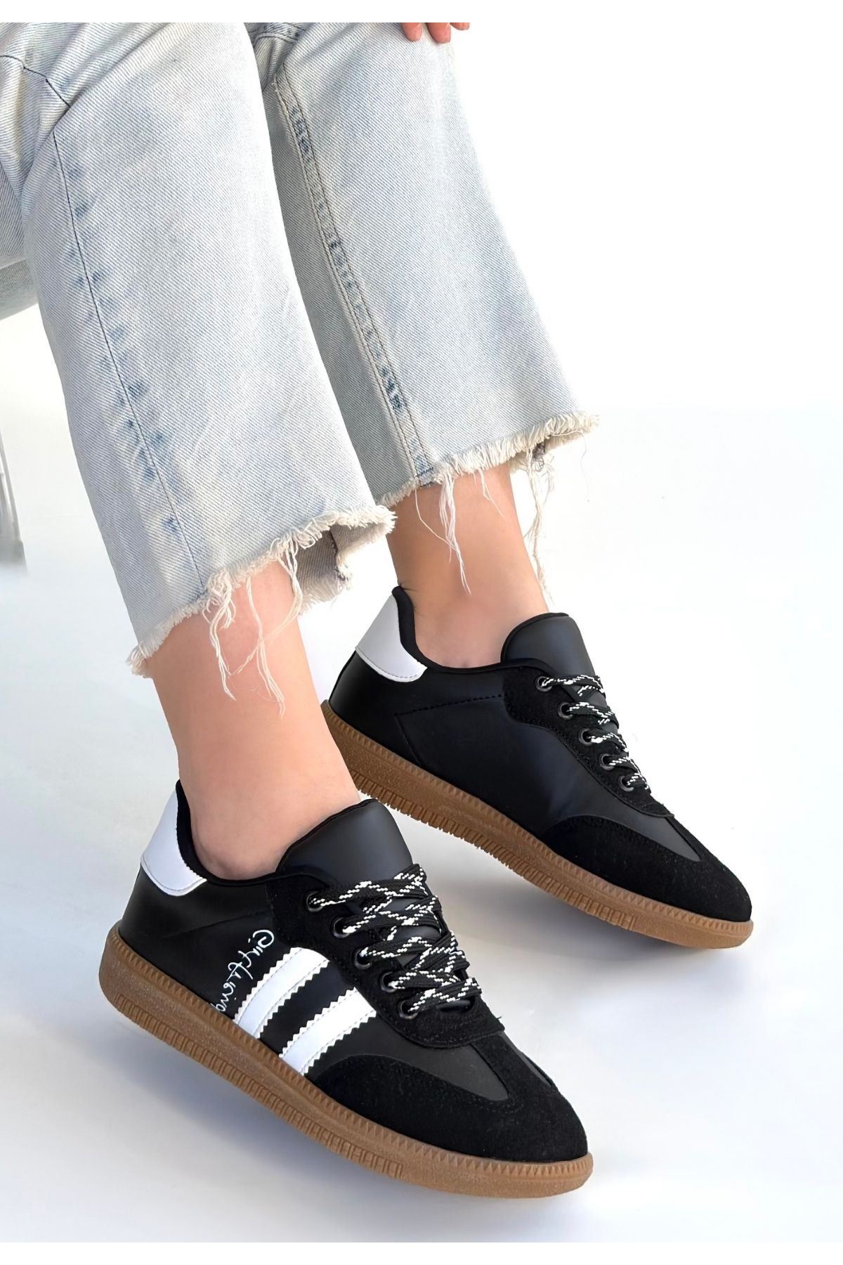 Zerti Siyah Cilt Bağcıklı Spor Ayakkabı