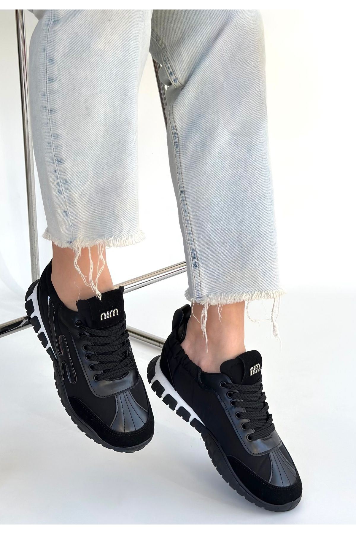 Huer Siyah Nubuk Bağcıklı Spor Ayakkabı