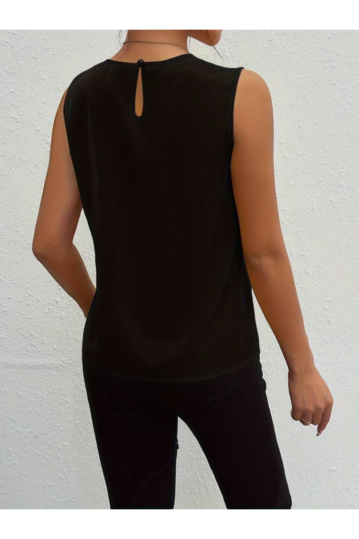 Kadın Sıfır Kol Yuvarlak Büzgü Yaka Sandy Bluz