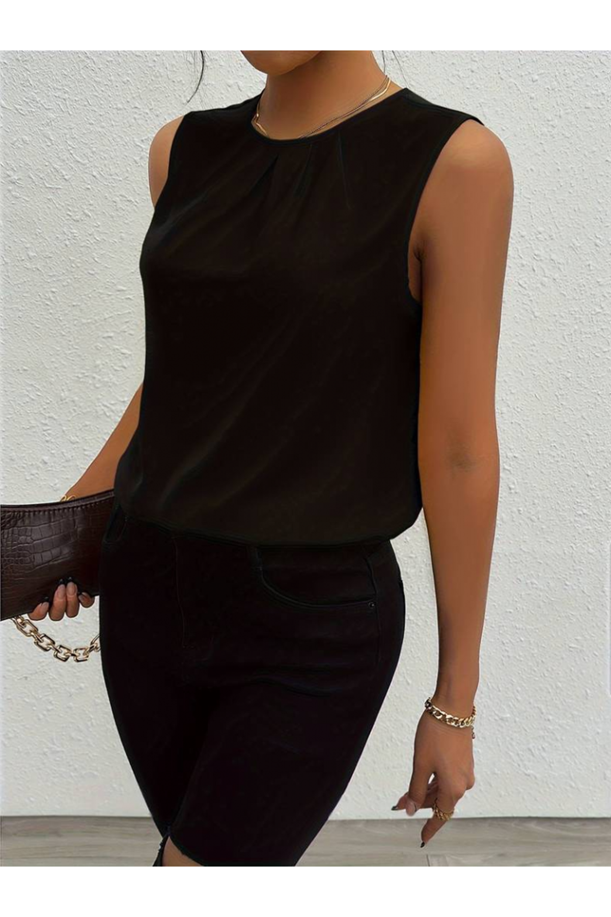 Kadın Askılı Yuvarlak Büzgü Yaka Sandy Bluz