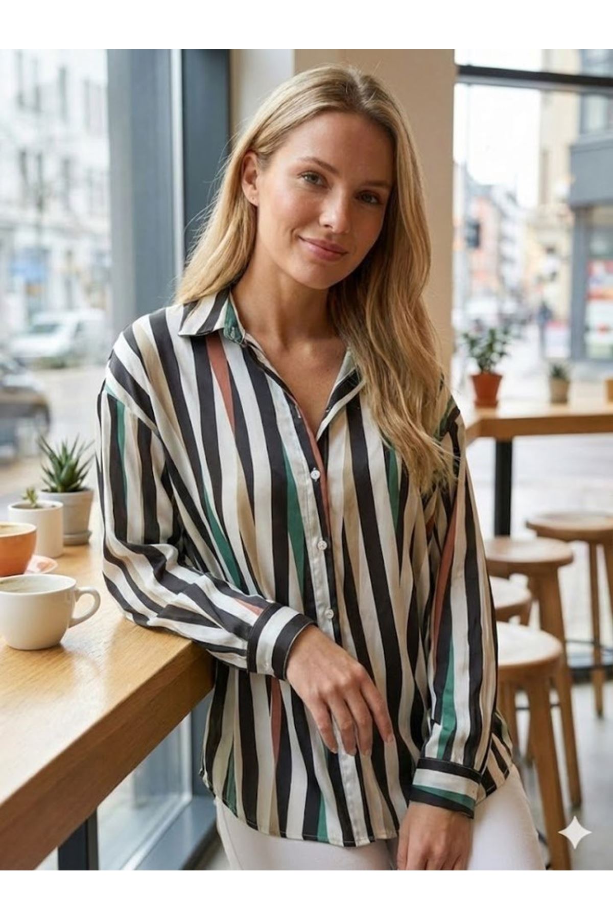 Kadın Uzun Kollu Dalgalı Desen Baskılı Gömlek