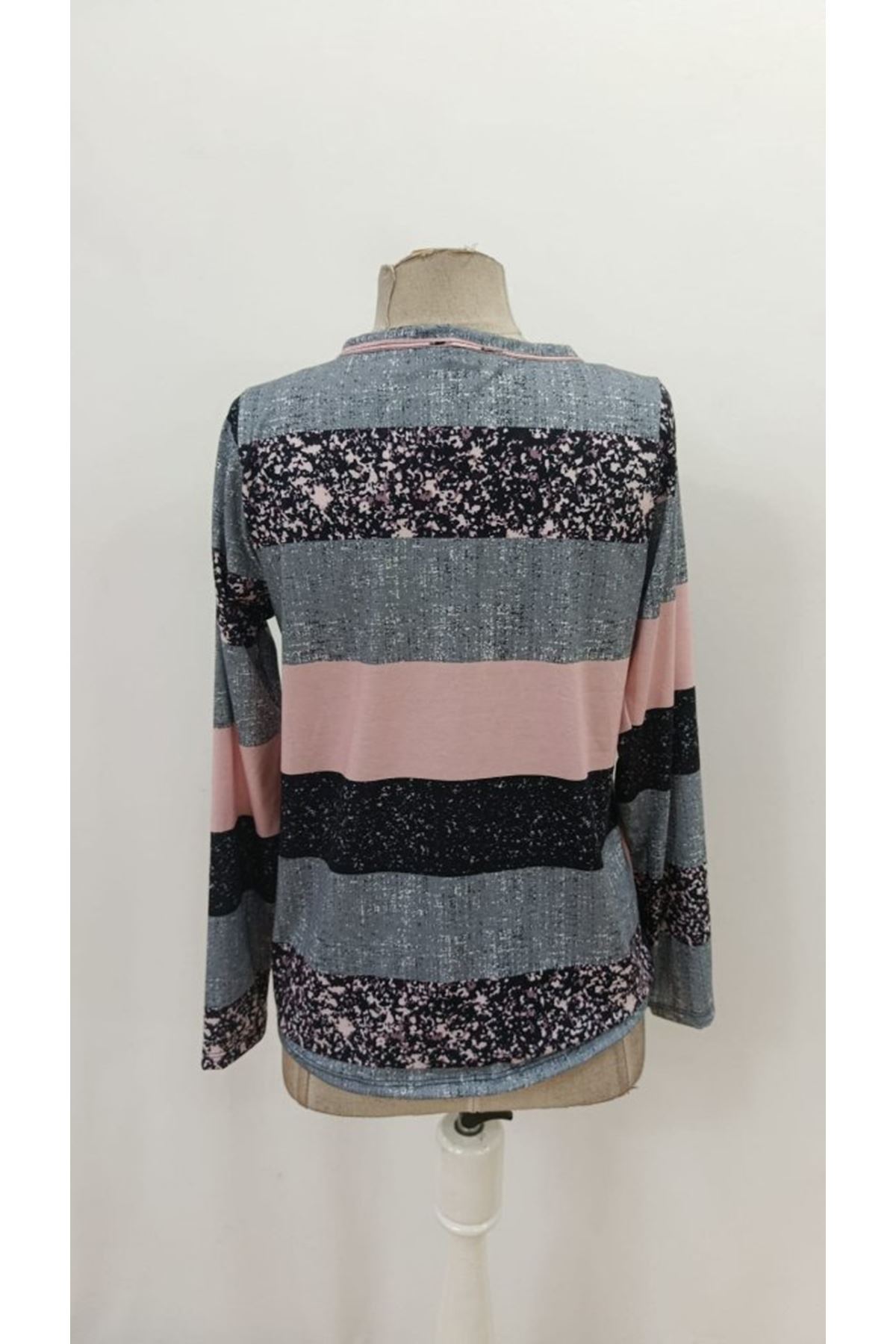 Kadın Uzun Kollu Yakadan Düğmeli çizgili Desenli Süprem Bluz