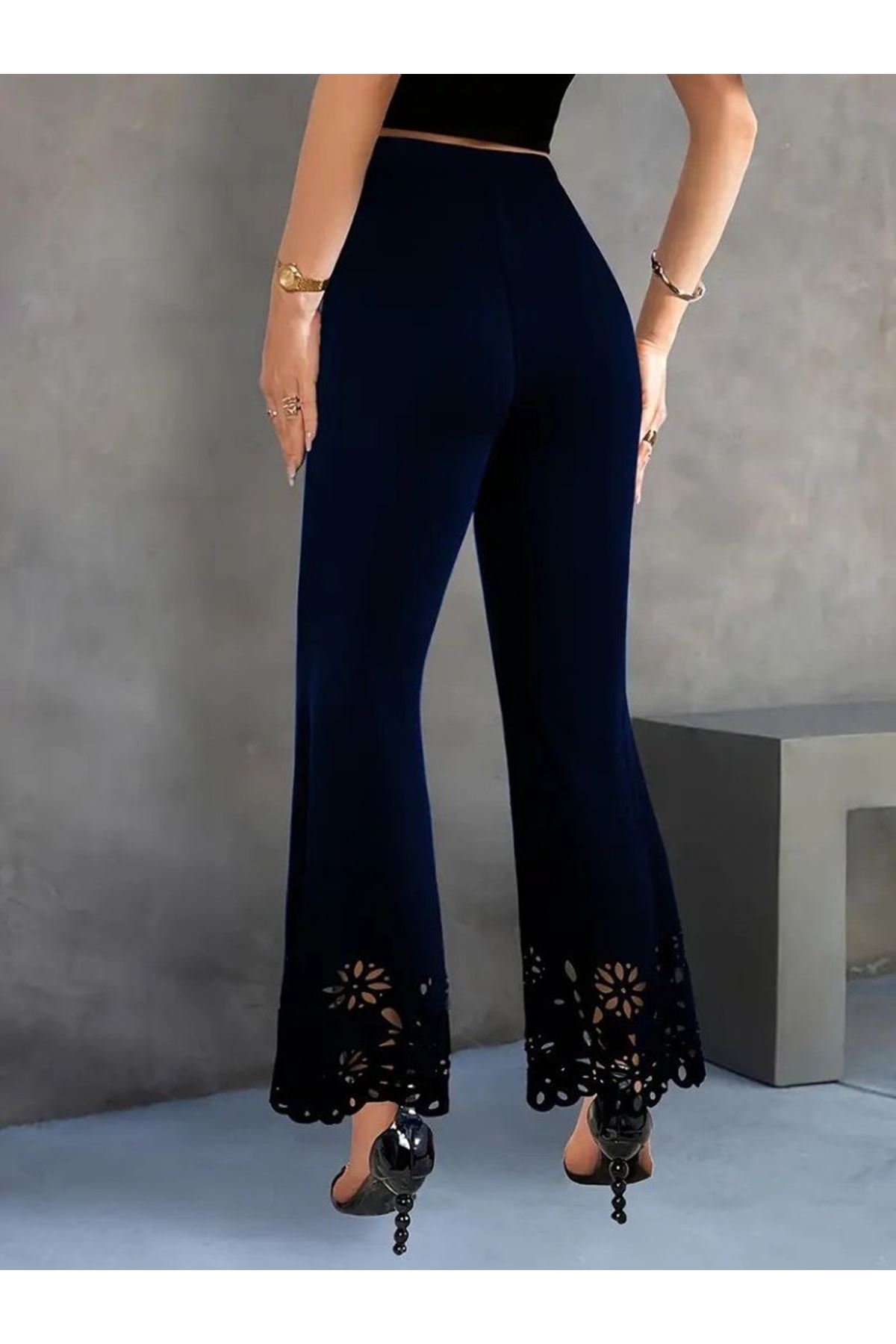 Kadın Yüksek Bel Paçaya Doğru Genişleyen Lazer çiçek Kesim Detaylı Ithal Krep Pantolon
