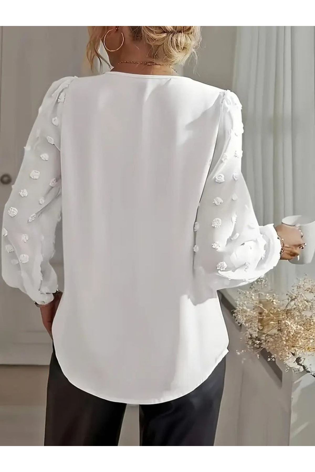 Kadın Uzun Kollu V Yakalı Kolları Popon Detaylı Sandy Bluz