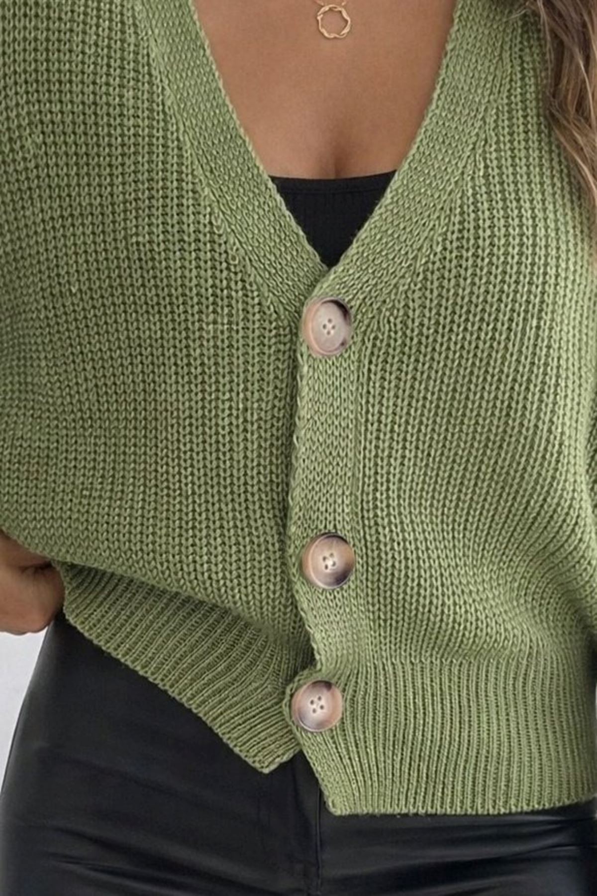 Kadın Uzun Kollu Düğme Detay Triko Bluz