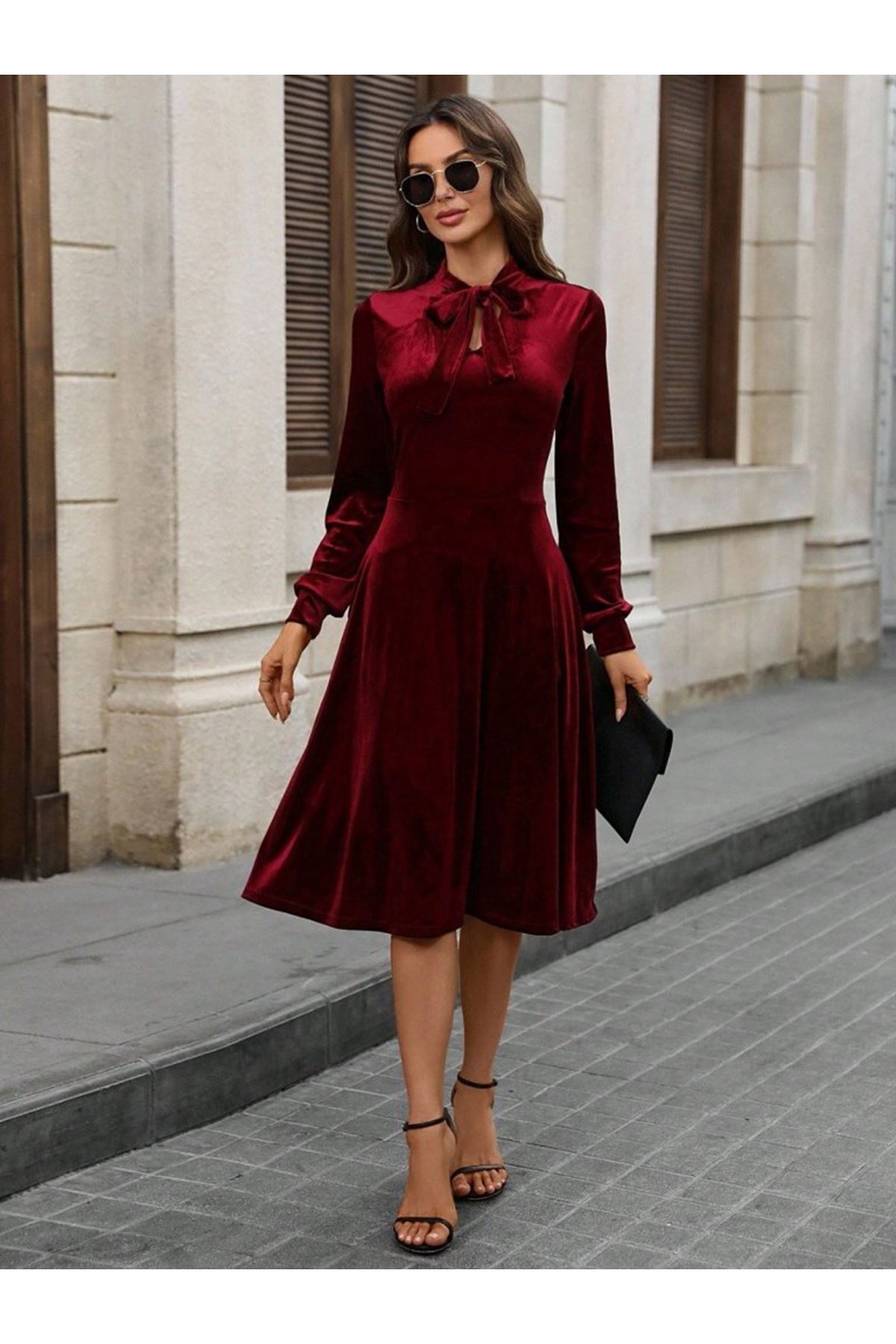 Kadın Uzun Kollu Yakadan Fiyonklu Cepli Midi Kadife Elbise