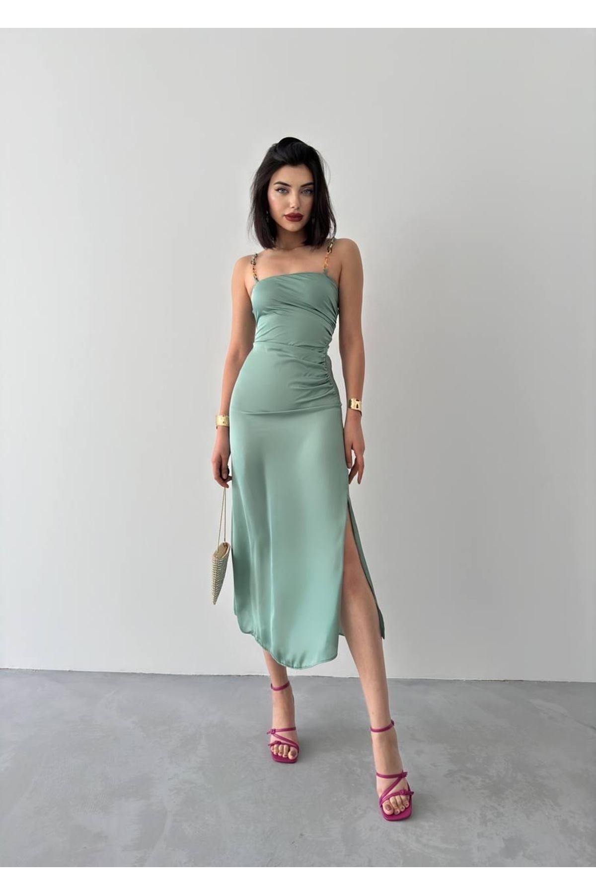 Oxpo Yırtmaç Detaylı Elbise