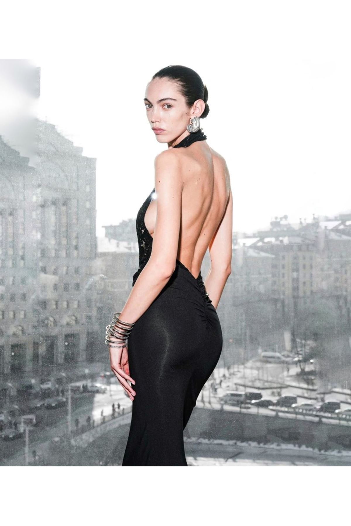 Kitap Okuyalım Mı Kitap Getir Kadın Halter Yaka Fantel Transparan Ve Sırt Dekoltesi Detay Maxi Boy Elbise