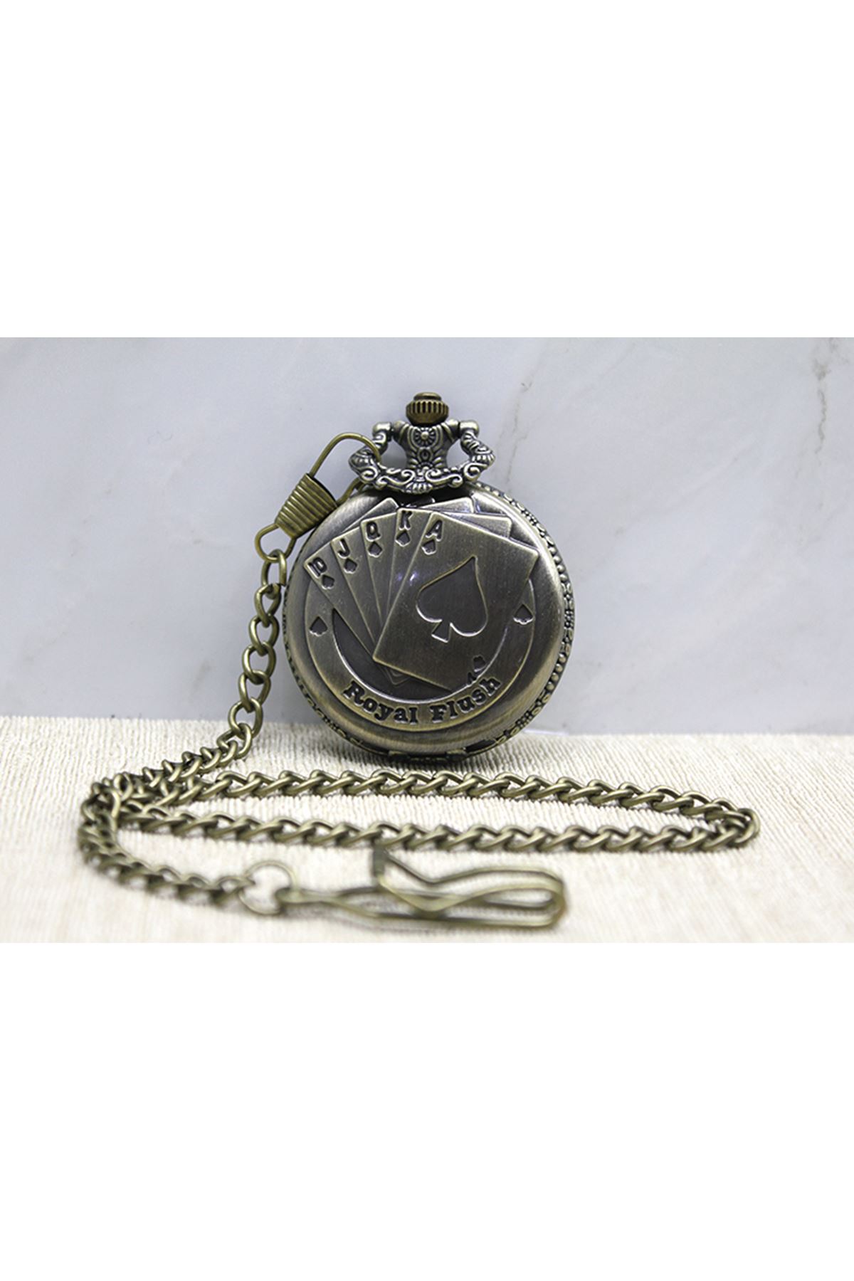 Oyun Kartı Tasarımlı Köstekli Saat