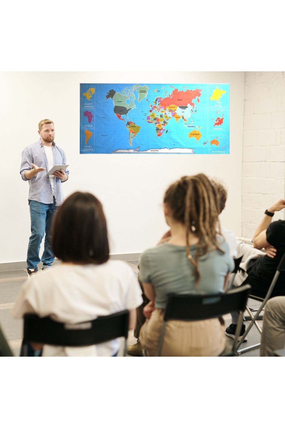 TBL Dekor® Renkli Atlas Dünya Haritası Manyetik Yapıştırıcı Gerektirmeyen Duvar Stickerı 118 CM * 56 CM