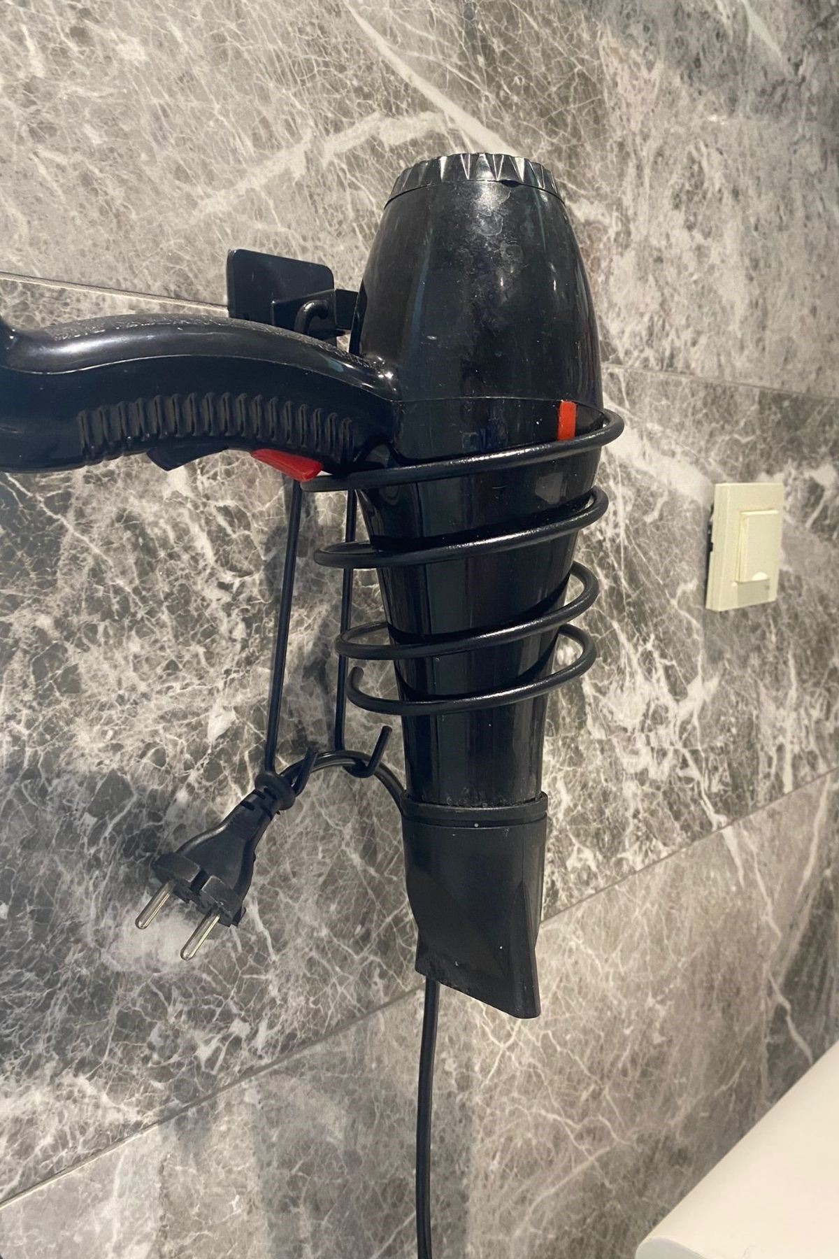 TBL Dekor® Kendiliğinden Yapışkanlı Siyah Paslanmaz Metal Fön Makinesi Askısı Saç Kurutma Makinesi Tutacağı