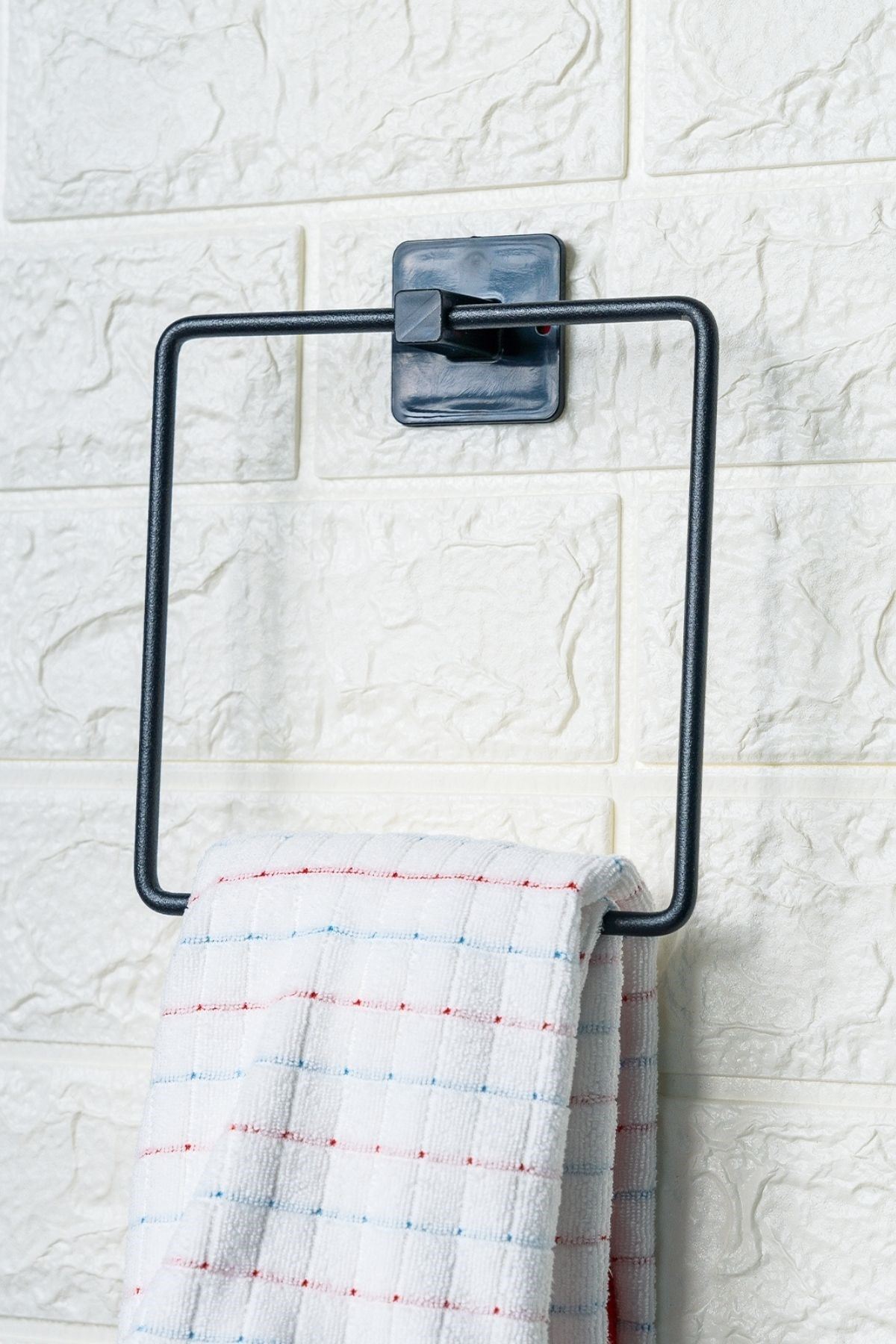 TBL Dekor® Kendiliğinden Yapışkanlı Siyah Paslanmaz Metal Kare Havluluk