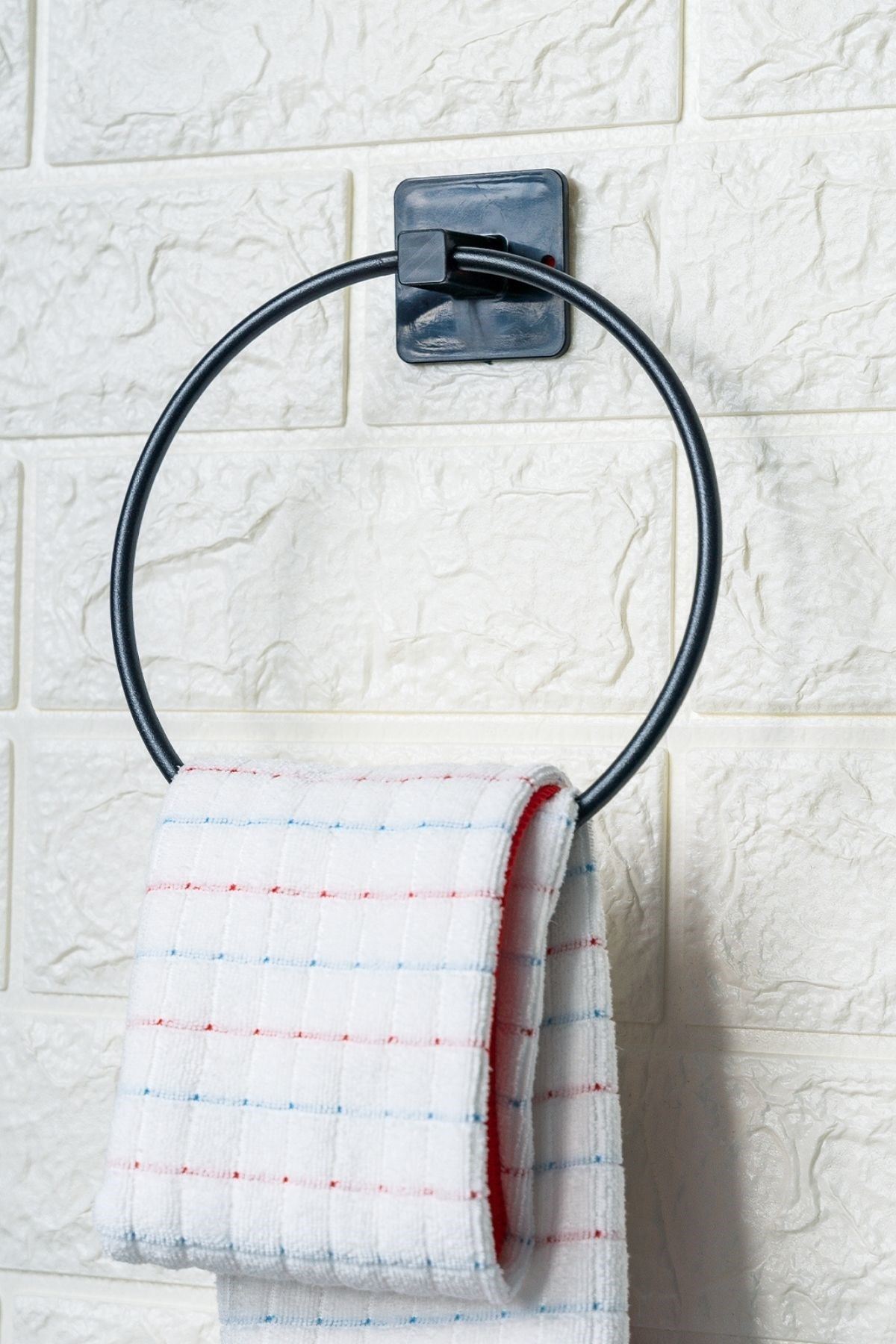 TBL Dekor® Kendiliğinden Yapışkanlı Siyah Paslanmaz Metal Yuvarlak Havluluk