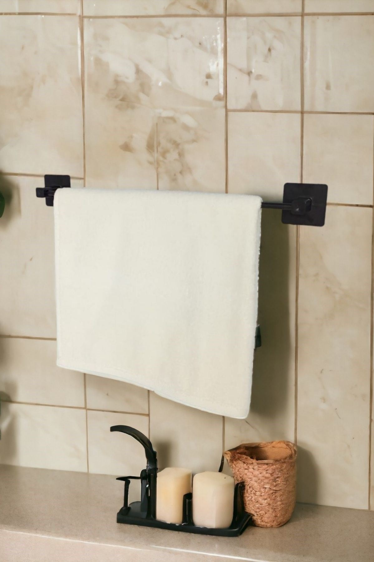 TBL Dekor® Kendiliğinden Yapışkanlı Siyah Çubuk Havluluk