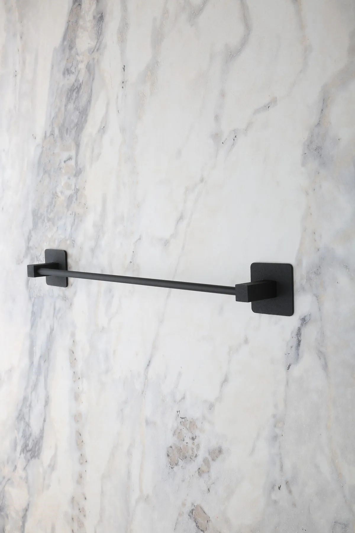 TBL Dekor® Kendiliğinden Yapışkanlı Siyah Çubuk Havluluk