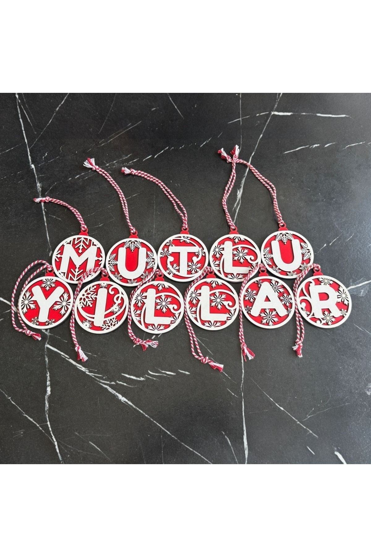 TBL Dekor® 11 Harfli Kırmızı Beyaz İpli MUTLU YILLAR Yazılı Ahşap Yılbaşı Ağaç Süsü