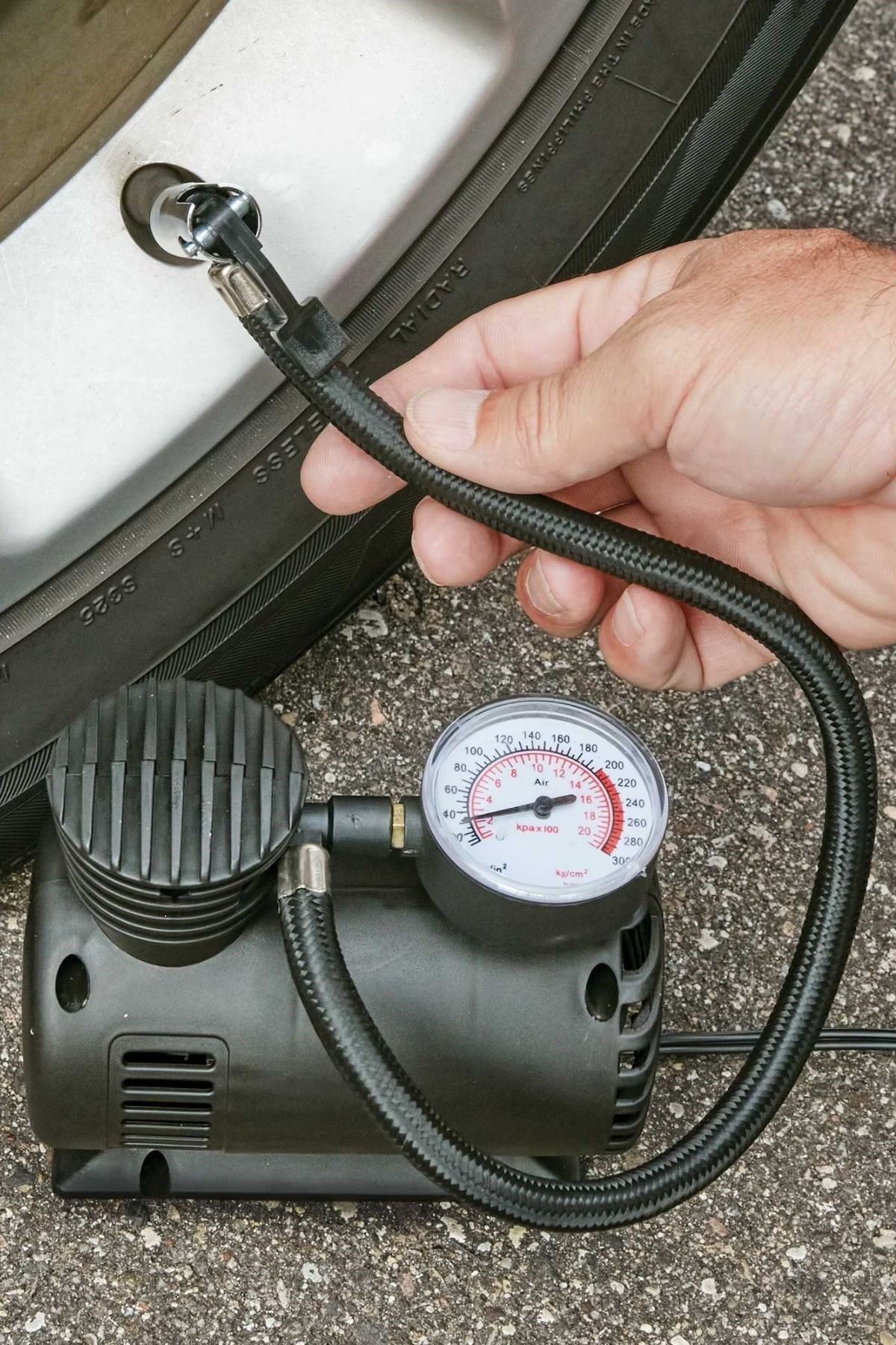 TBL Dekor® 300 PSI Güçlü Taşınabilir Hava Kompresörü–Araba, Motosiklet, Bisiklet ve Top Şişirme İçin Çakmaklıklı Lastik Şişirme Pompası