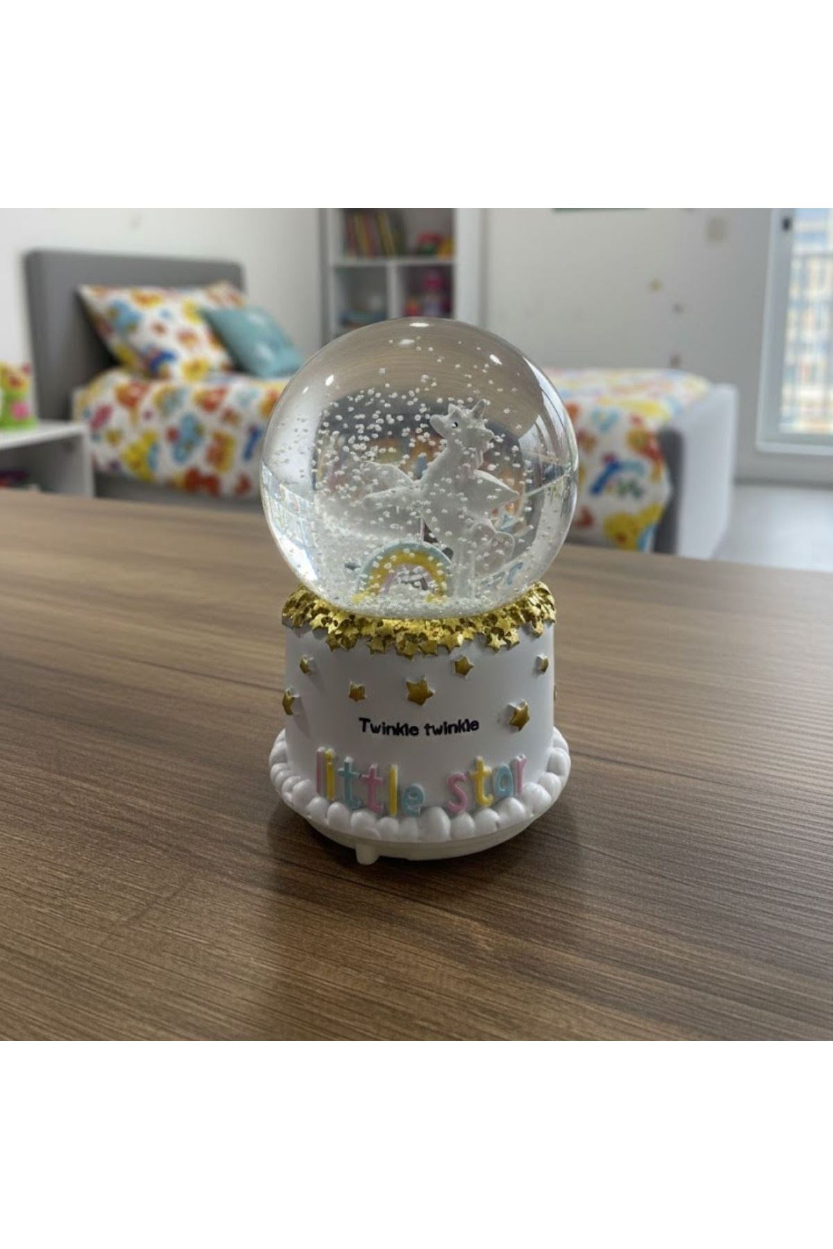 Pilli Işıklı Müzikli Kar Küresi–Pony At Figürlü Eğlenceli Masaüstü Biblo, LED Aydınlatmalı Dekoratif Hediyelik Kar Küresi