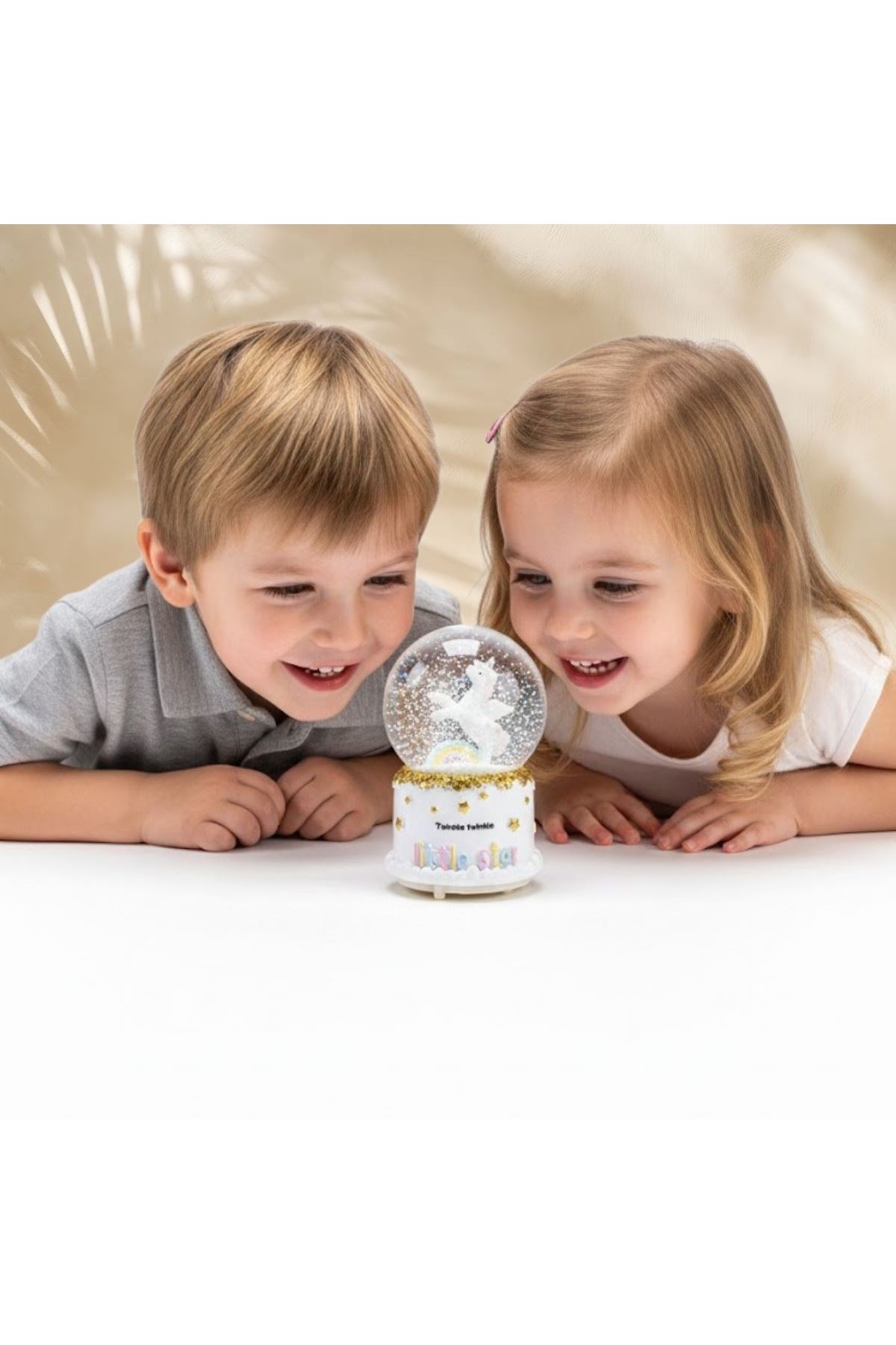 Pilli Işıklı Müzikli Kar Küresi–Pony At Figürlü Eğlenceli Masaüstü Biblo, LED Aydınlatmalı Dekoratif Hediyelik Kar Küresi