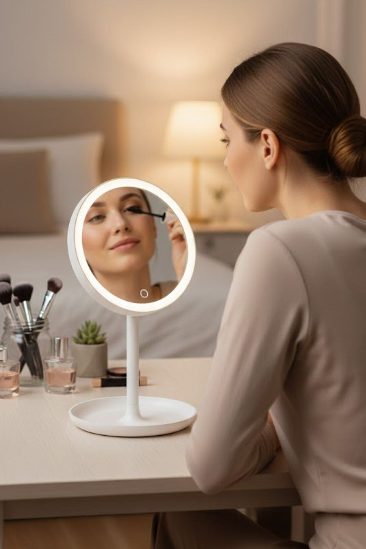 TBL Dekor® LED Işıklı Yuvarlak Makyaj Aynası – Dokunmatik Ayarlanabilir Işık Tonlu, 360° Döner Masaüstü Profesyonel Makyaj ve Cilt Bakım Aynası