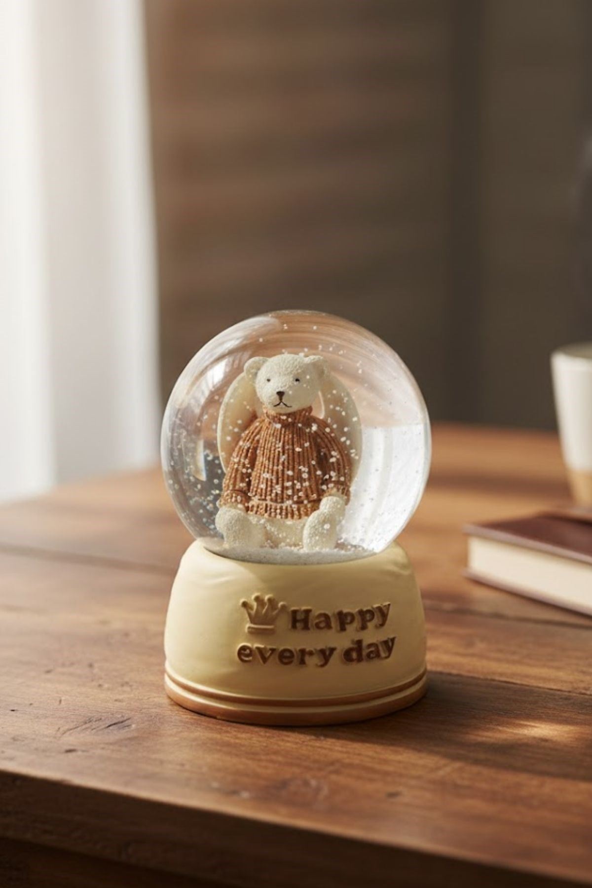 Pilli Işıklı Müzikli Kar Küresi–Sevimli Ayıcık Figürlü Eğlenceli Masaüstü Biblo, LED Aydınlatmalı Dekoratif Hediyelik Kar Küresi