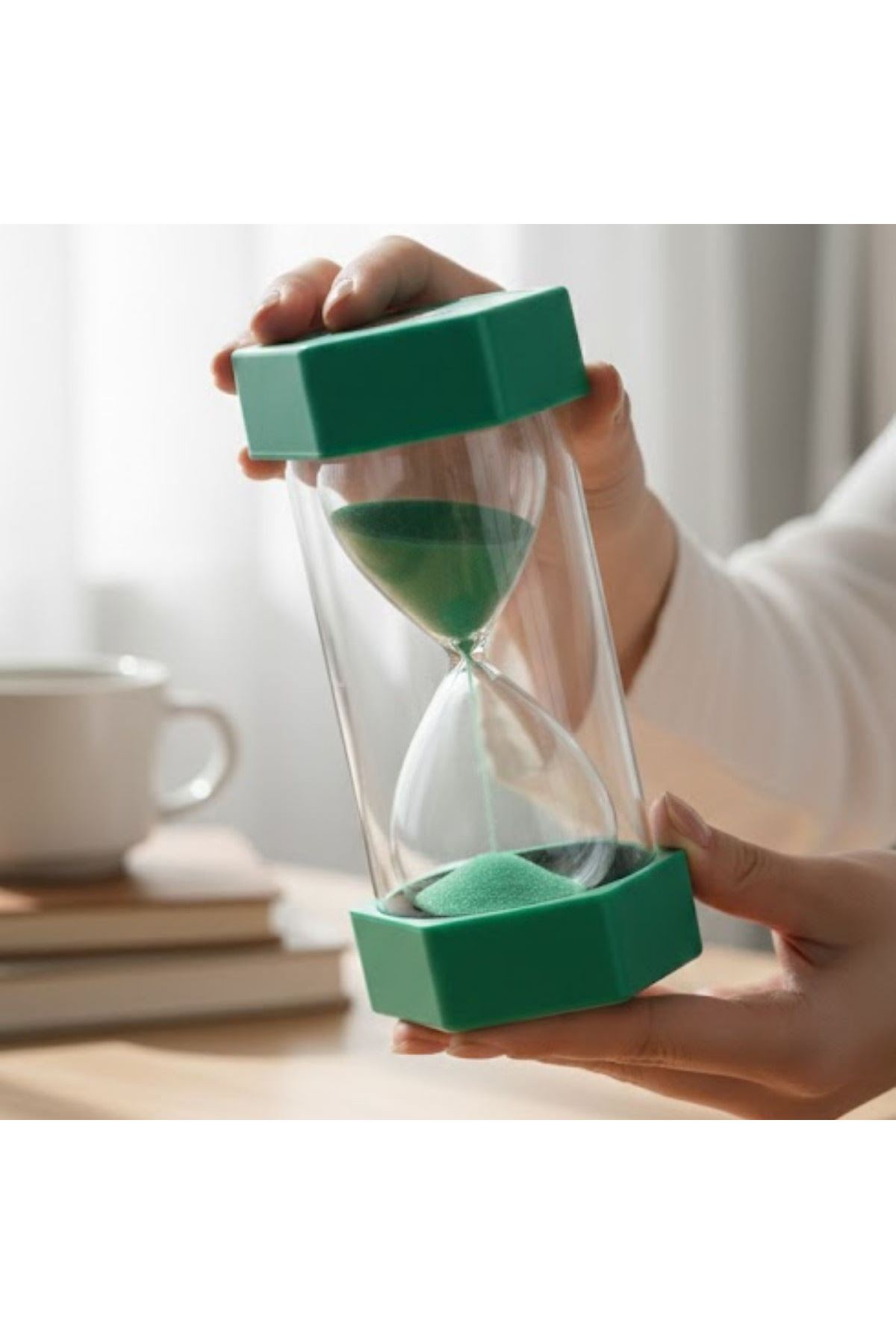 Renkli Cam Kum Saati – Dekoratif Masaüstü Zaman Ölçer, Estetik Ofis ve Ev Aksesuarı