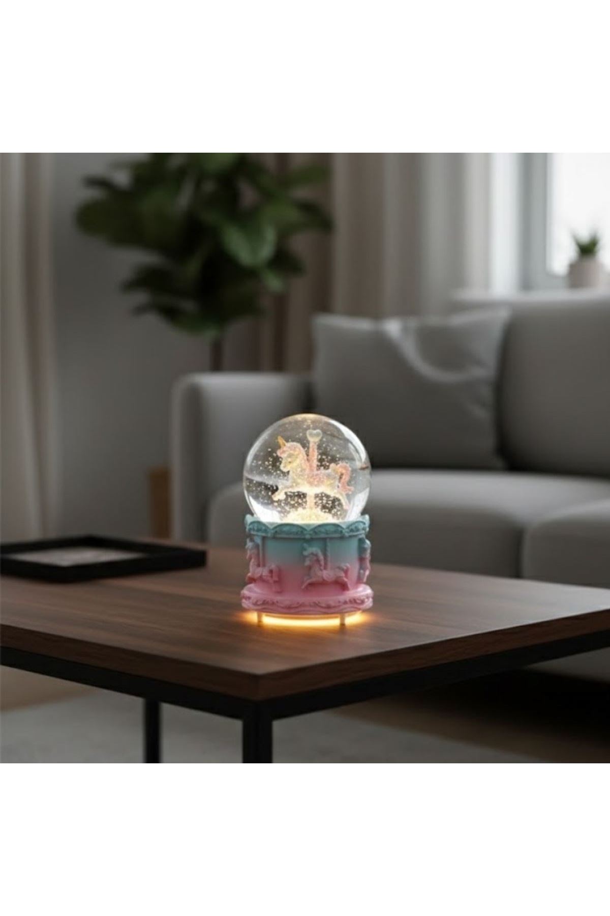 Pilli Işıklı Müzikli Kar Küresi–At Figürlü Eğlenceli Masaüstü Biblo, LED Aydınlatmalı Dekoratif Hediyelik Kar Küresi