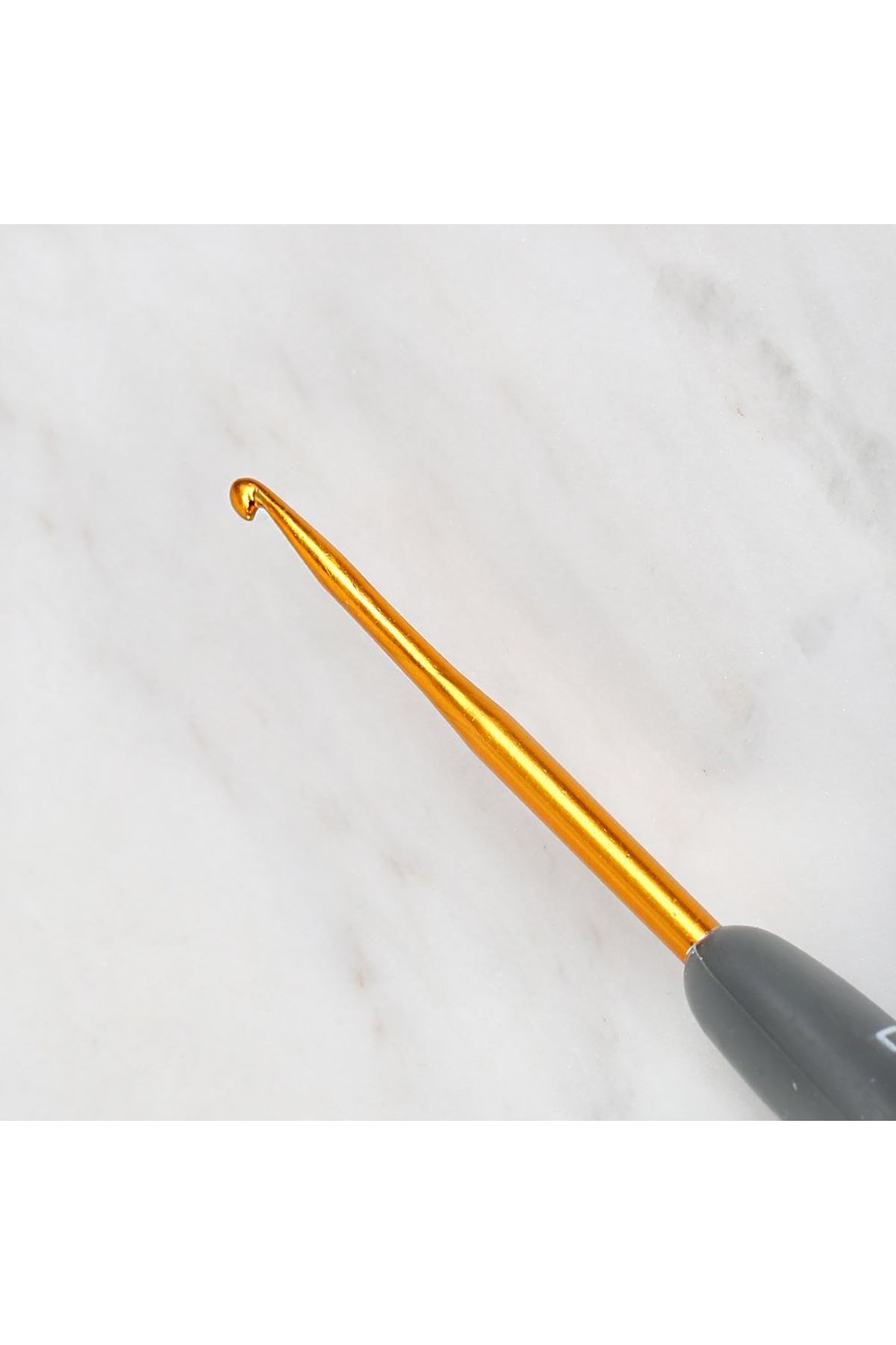 LOREN ALTIN UÇLU YUMUŞAK SAPLI ÖRGÜ TIĞI LRN-041 2