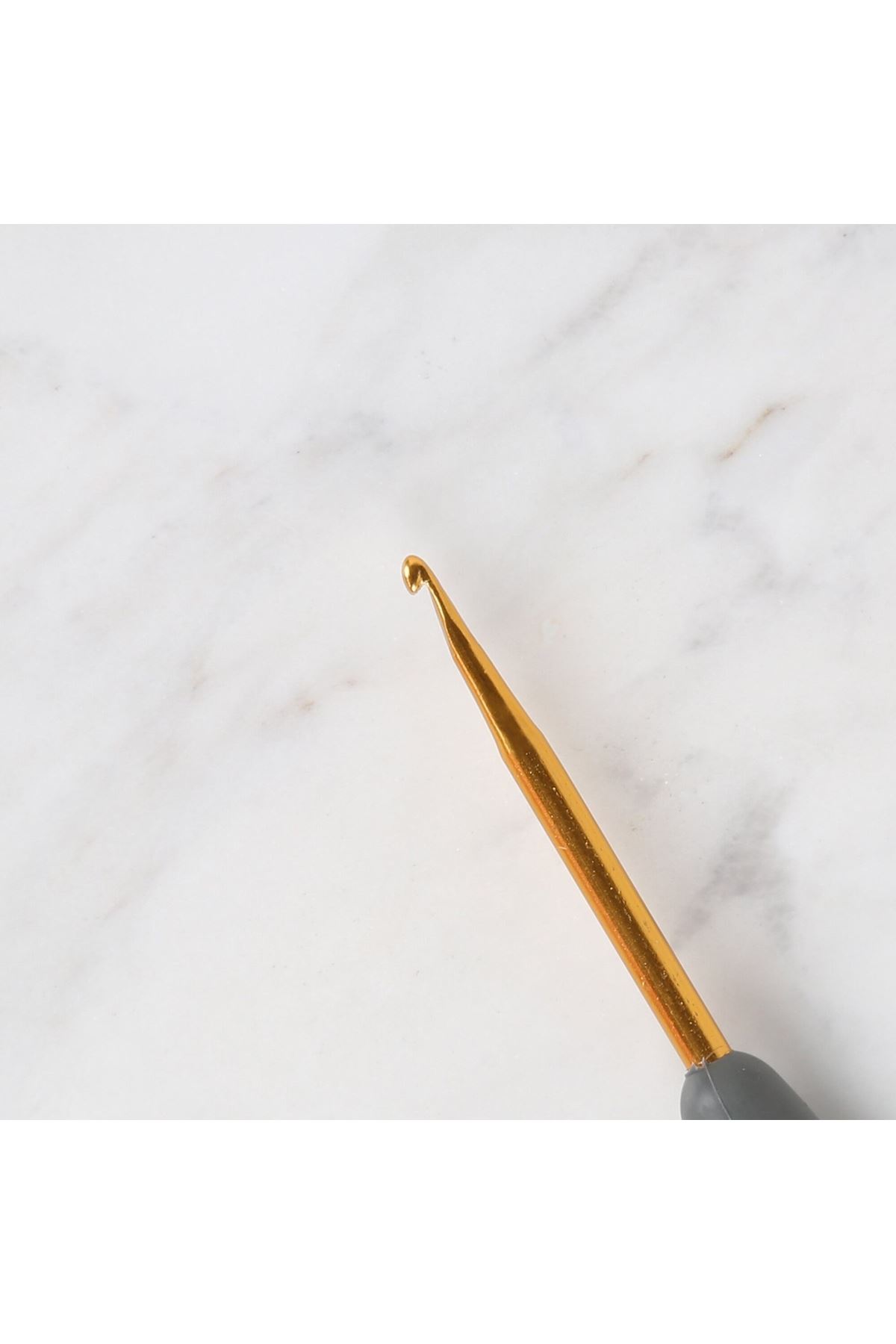 Loren Crafts Altın Uçlu Yumuşak Saplı Yün Tığ LRN