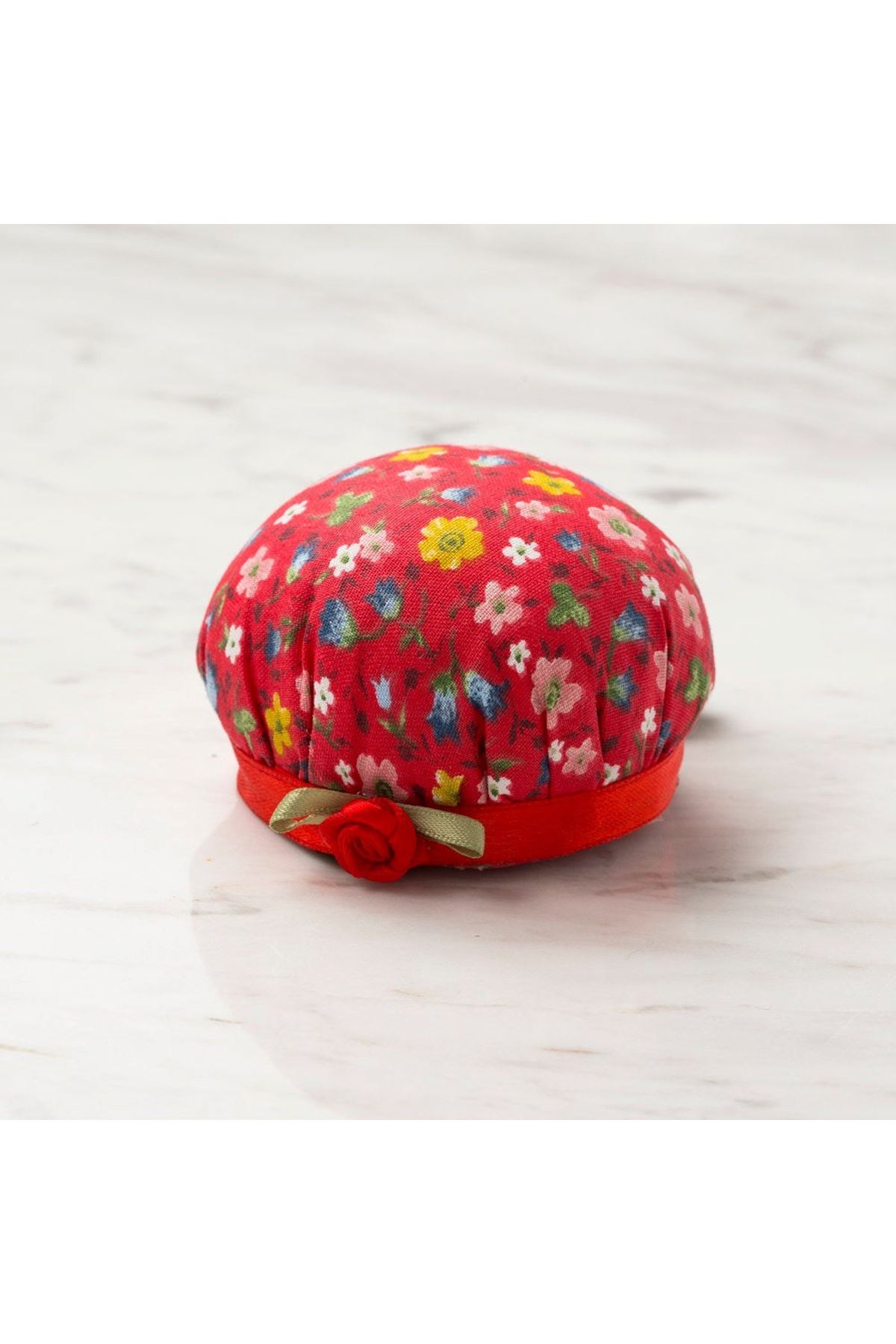 Loren Kola Takılabilir Kırmızı çiçekli iğnedanlık