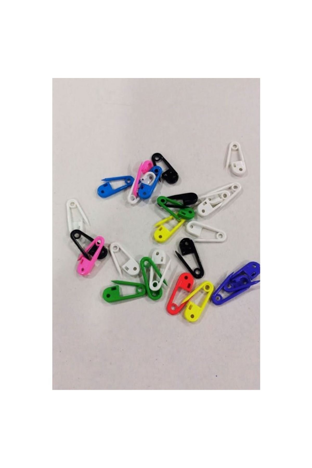 Çengelli İğne Plastik Renkli 10 Adet 2 Cm