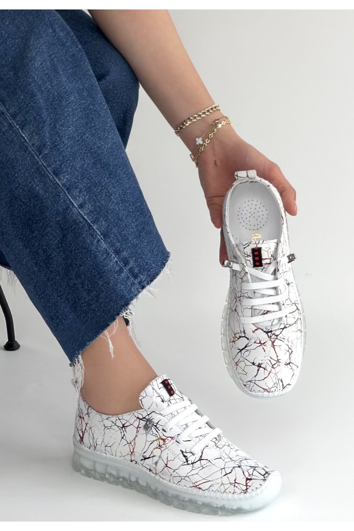 Kinte Beyaz Desenli Deri Bağcıklı Spor Ayakkabı
